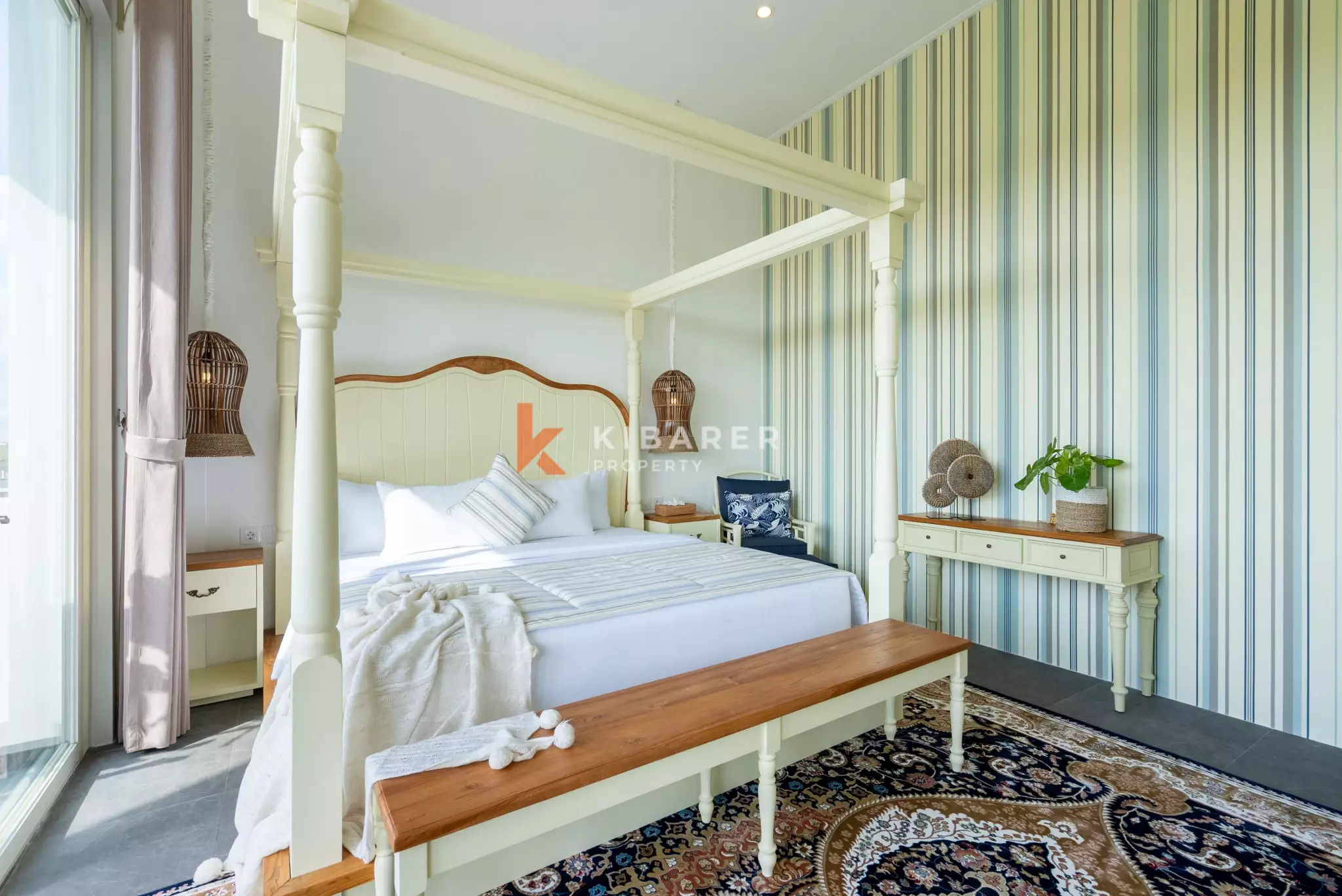Impressive Six-Bedroom Luxury Villa with Spacious Poolside Living in Canggu
