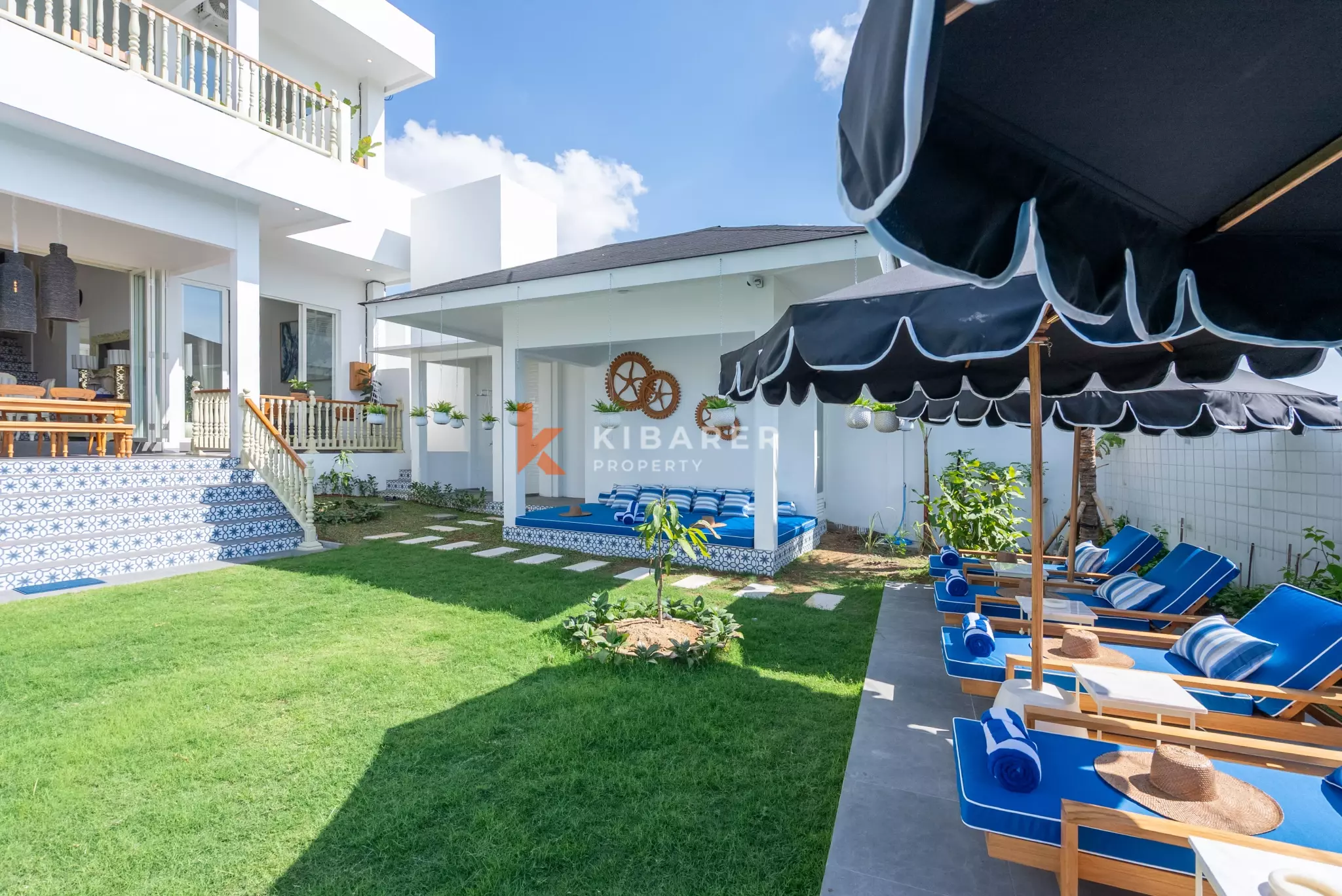 Impressive Six-Bedroom Luxury Villa with Spacious Poolside Living in Canggu