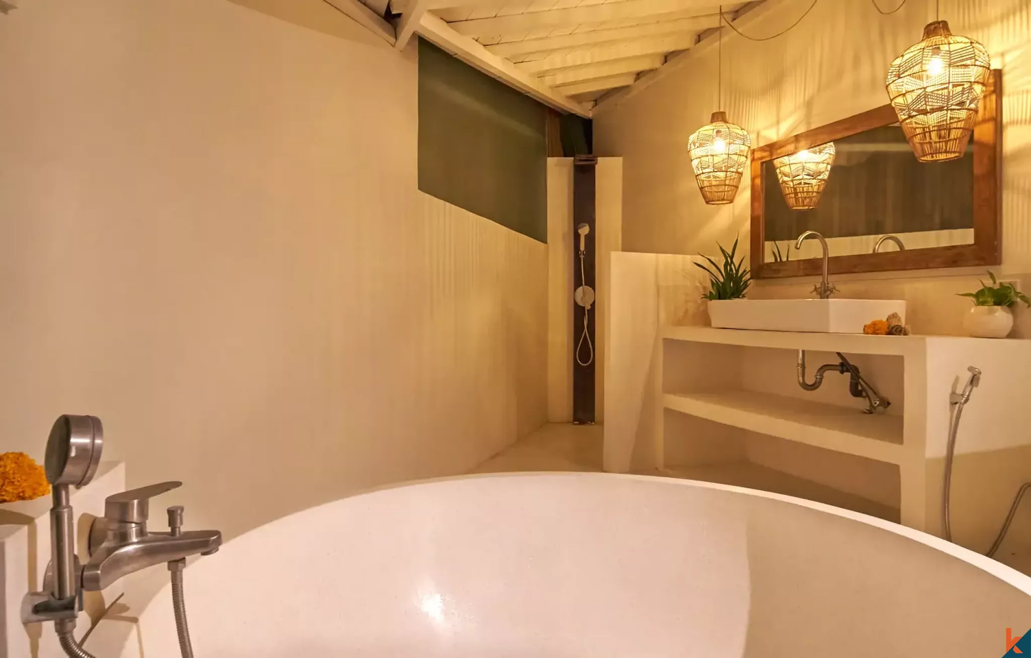 Gorgeous four bedrooms villa offering rare long lease in fashionable Umalas area