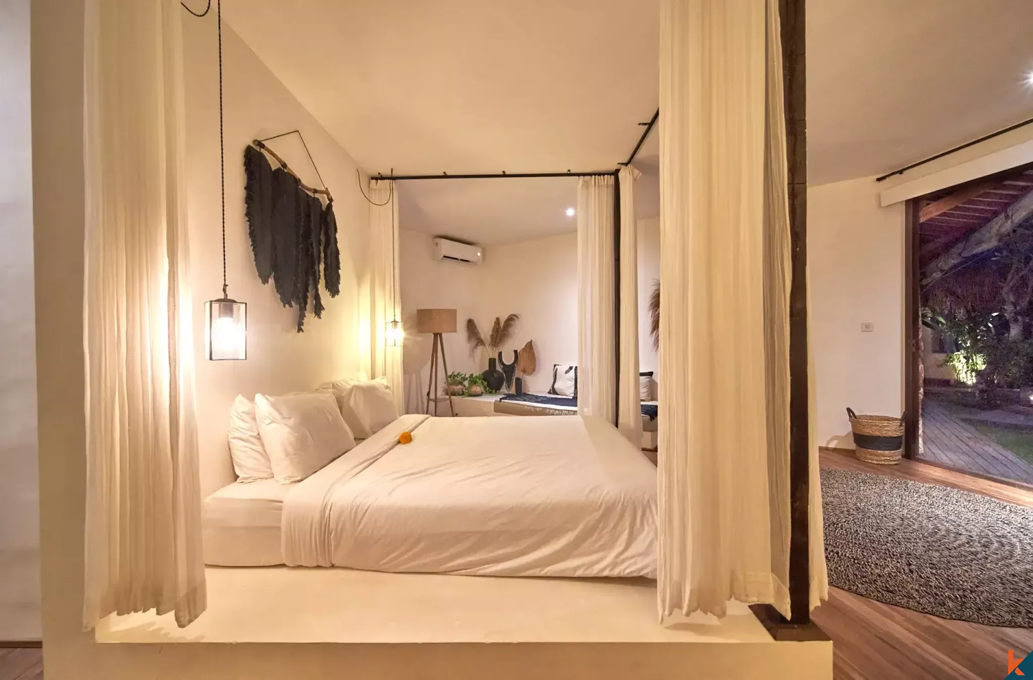 Gorgeous four bedrooms villa offering rare long lease in fashionable Umalas area