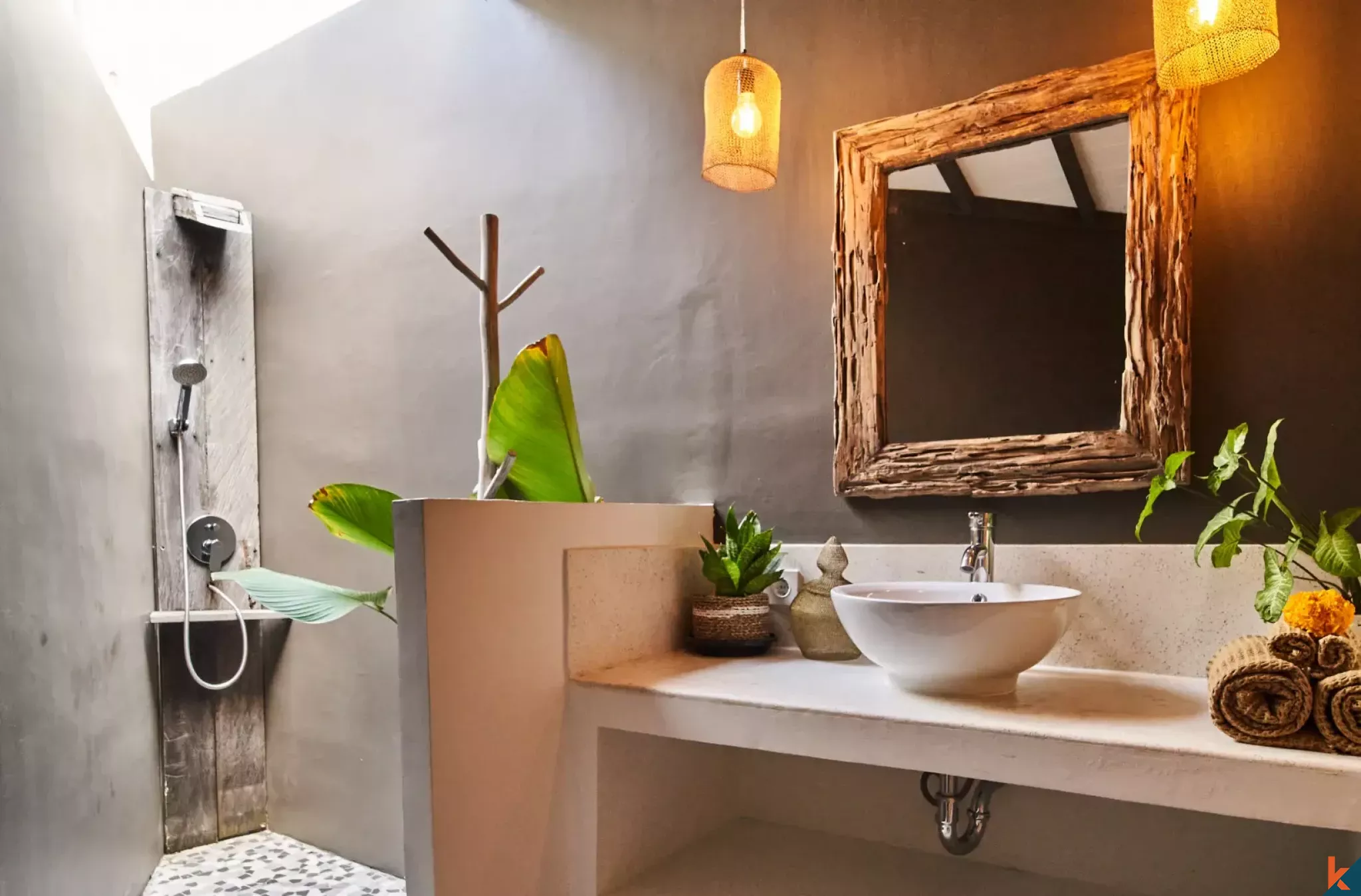 Gorgeous four bedrooms villa offering rare long lease in fashionable Umalas area