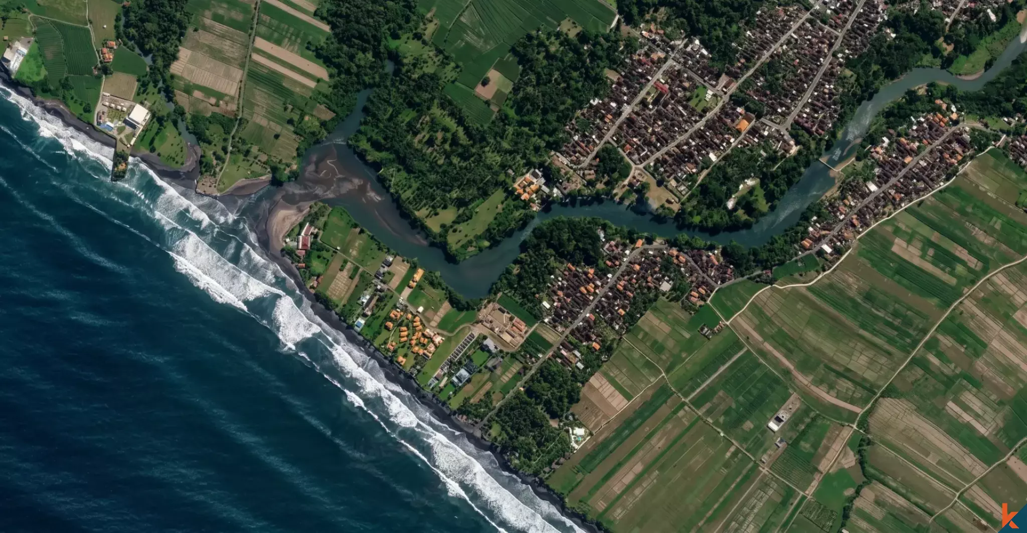 Tanah Hak Milik Langka 53 Are Tepi Sungai 3 Menit ke Pantai Pasut