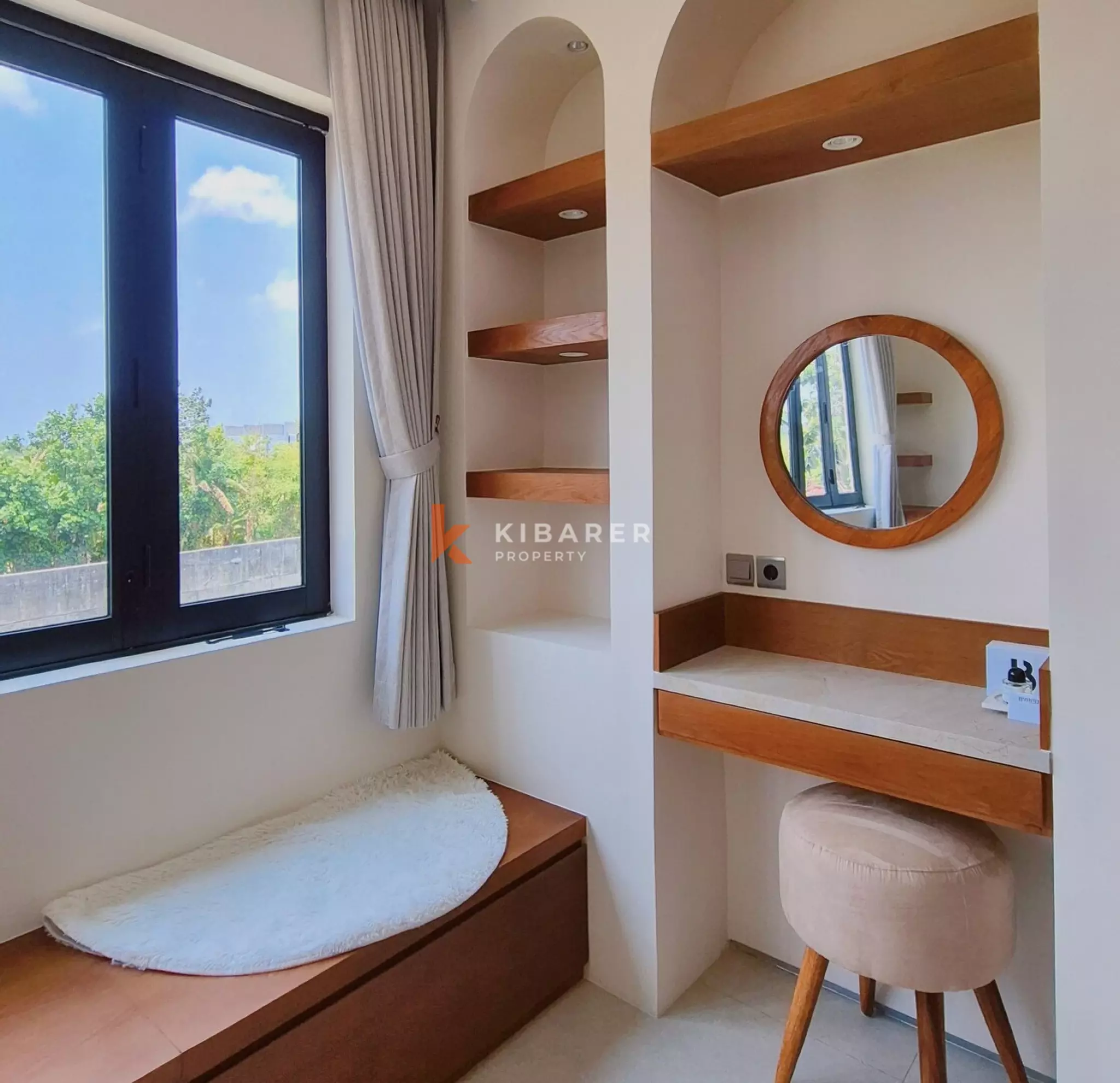Oasis avec jardin et charme méditerranéen : villa de quatre chambres à Seminyak