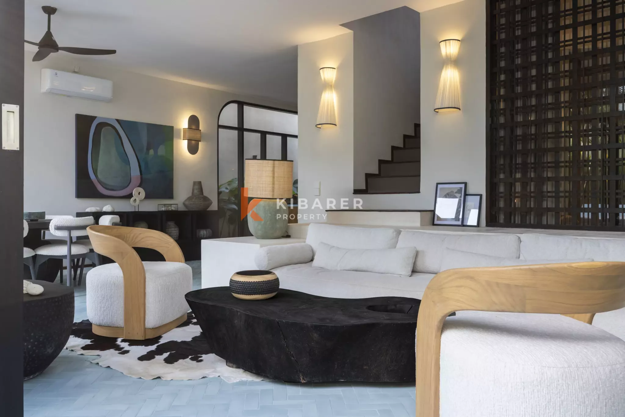 Surga Tropis: Vila Tiga Kamar Tidur dengan Kolam Renang & Taman Pribadi di Kerobokan
