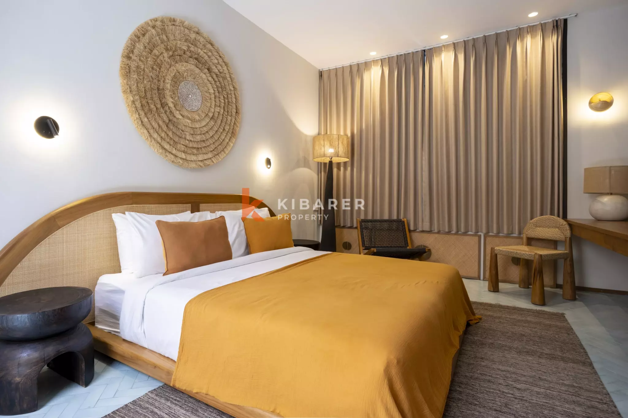 Surga Tropis: Vila Tiga Kamar Tidur dengan Kolam Renang & Taman Pribadi di Kerobokan