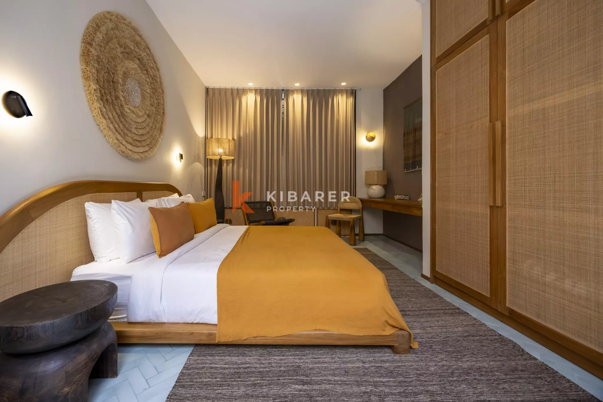Surga Tropis: Vila Tiga Kamar Tidur dengan Kolam Renang & Taman Pribadi di Kerobokan