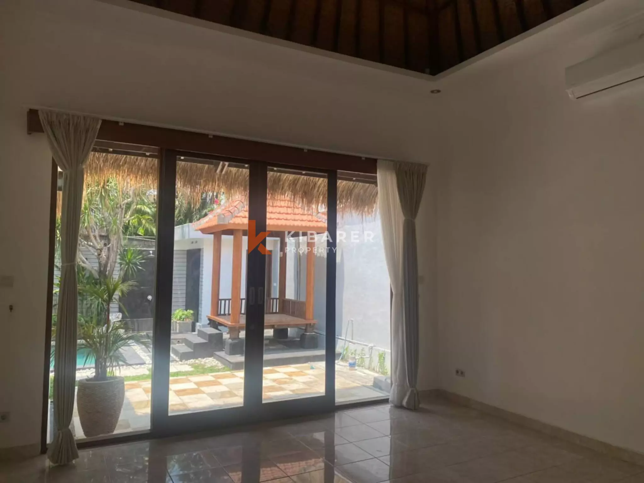 Emplacement stratégique pour un investissement – ​​Villa non meublée de deux chambres à Seminyak