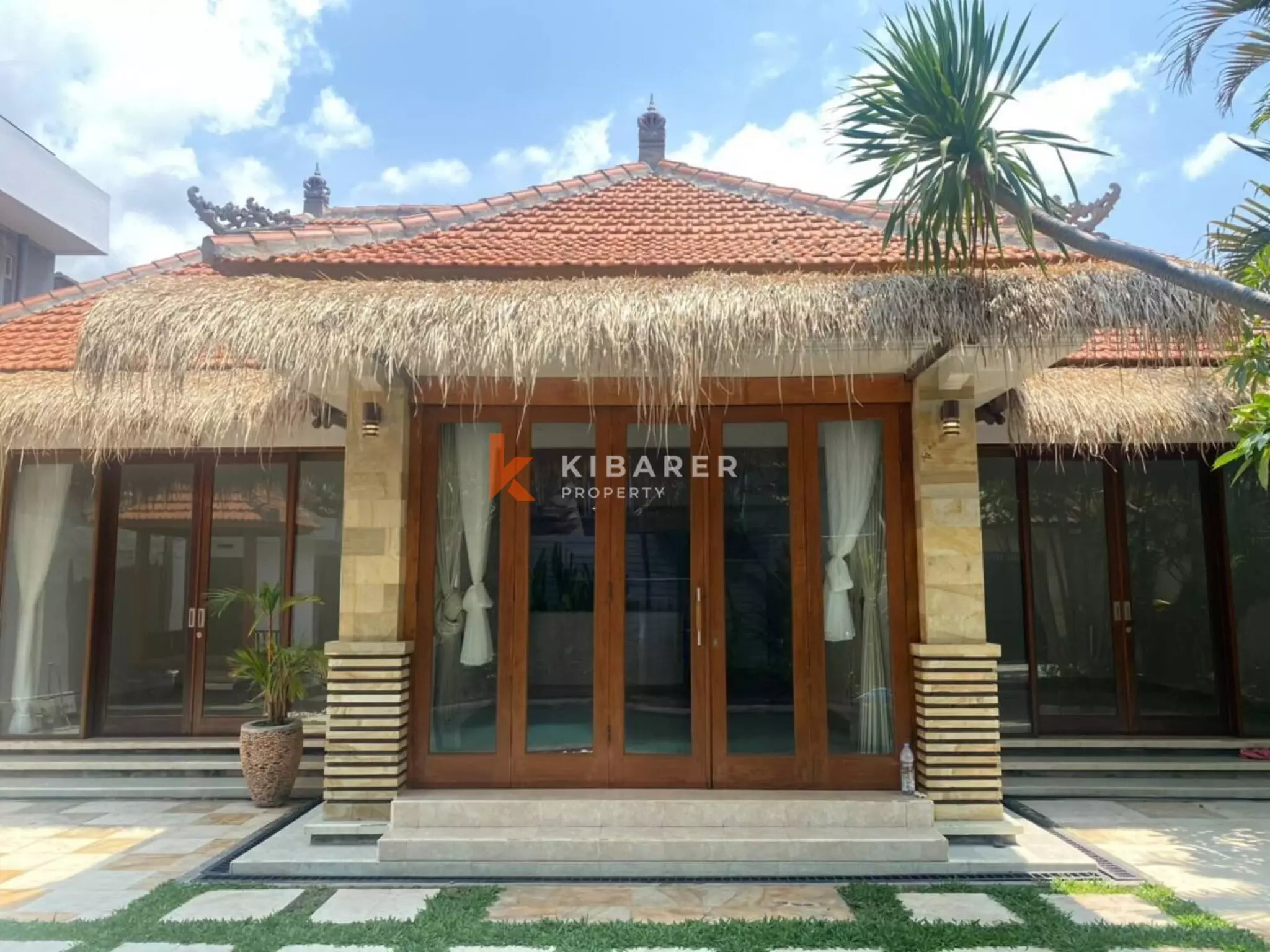 Emplacement stratégique pour un investissement – ​​Villa non meublée de deux chambres à Seminyak