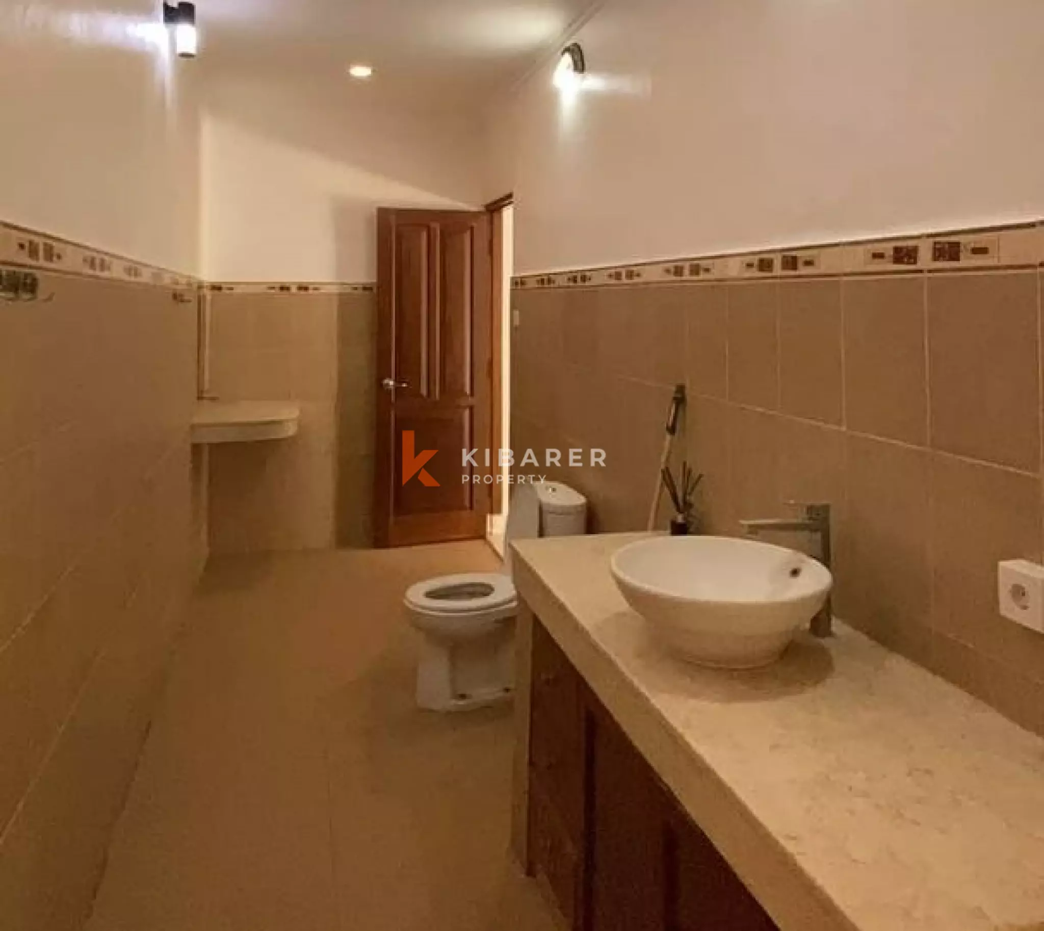 Emplacement stratégique pour un investissement – ​​Villa non meublée de deux chambres à Seminyak