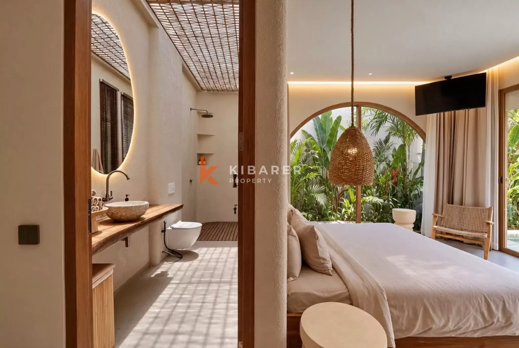 Tropical One-Bedroom Pool Villa with Elegant Arched Design and Private Garden in Uluwatu