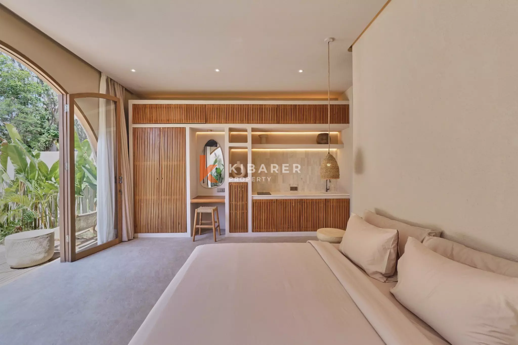 Tropical One-Bedroom Pool Villa with Elegant Arched Design and Private Garden in Uluwatu
