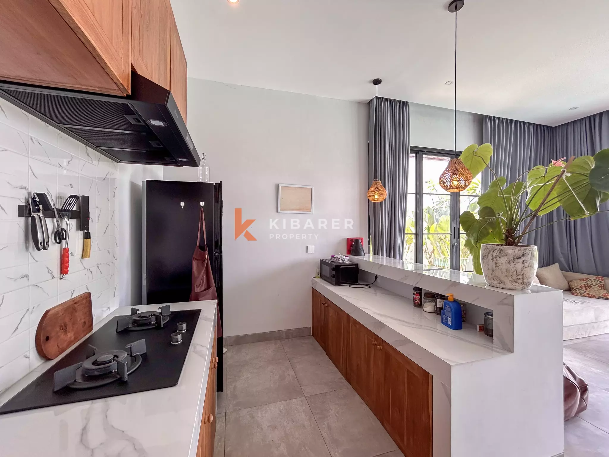 Spacious Two-Bedroom Villa with Large Pool and Tropical Garden in Munggu