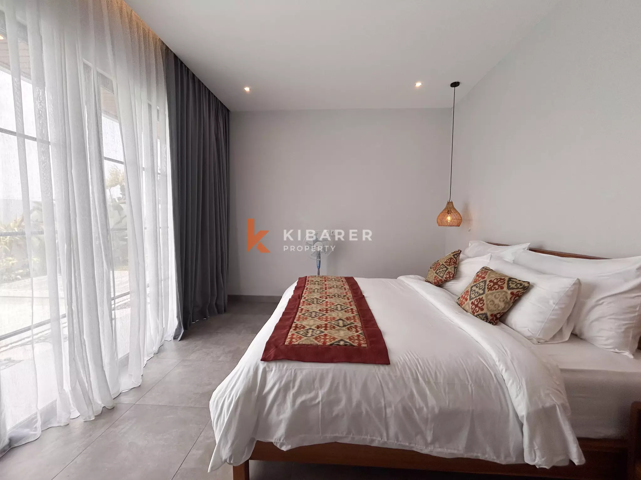 Spacious Two-Bedroom Villa with Large Pool and Tropical Garden in Munggu