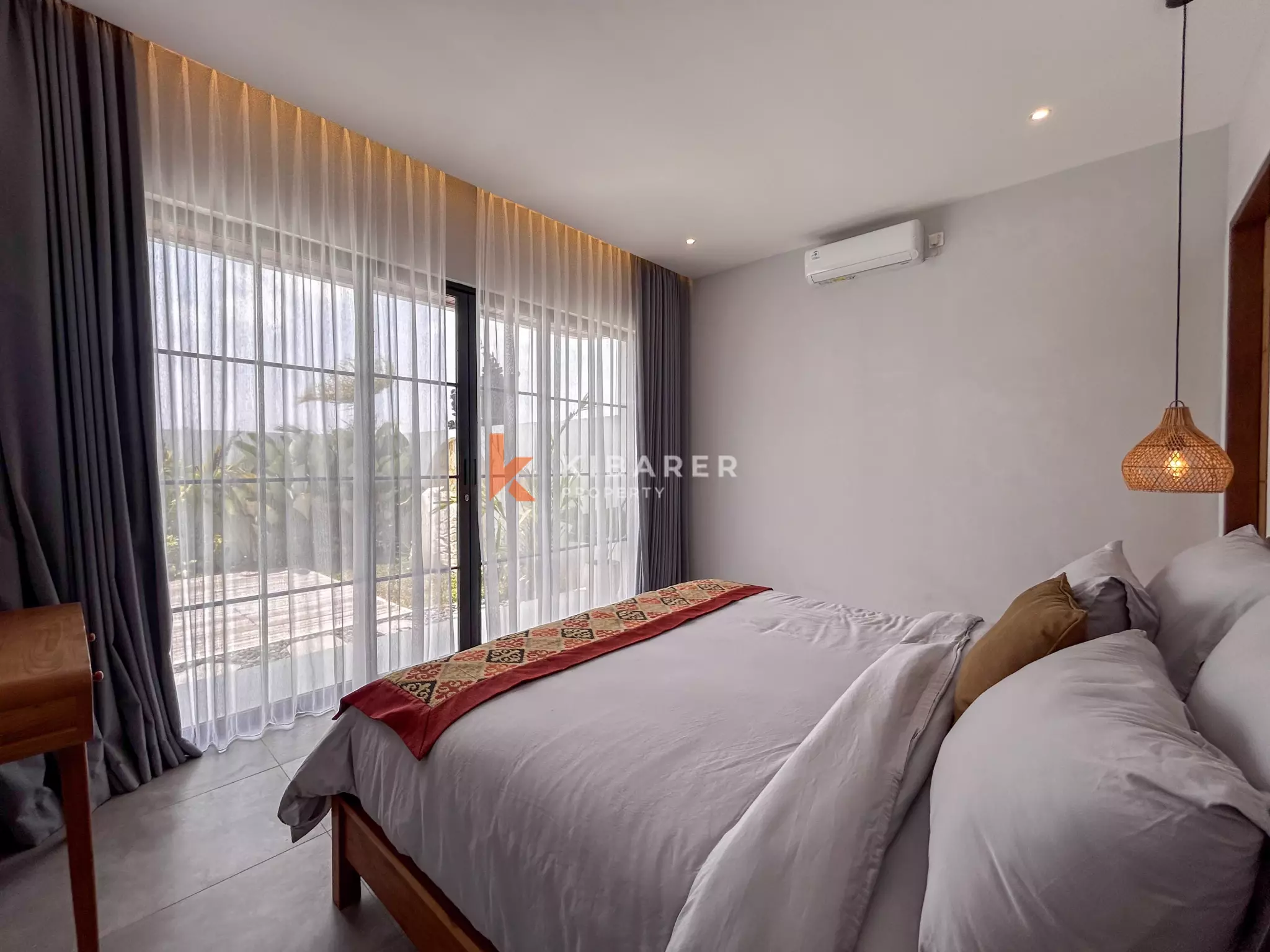 Spacious Two-Bedroom Villa with Large Pool and Tropical Garden in Munggu