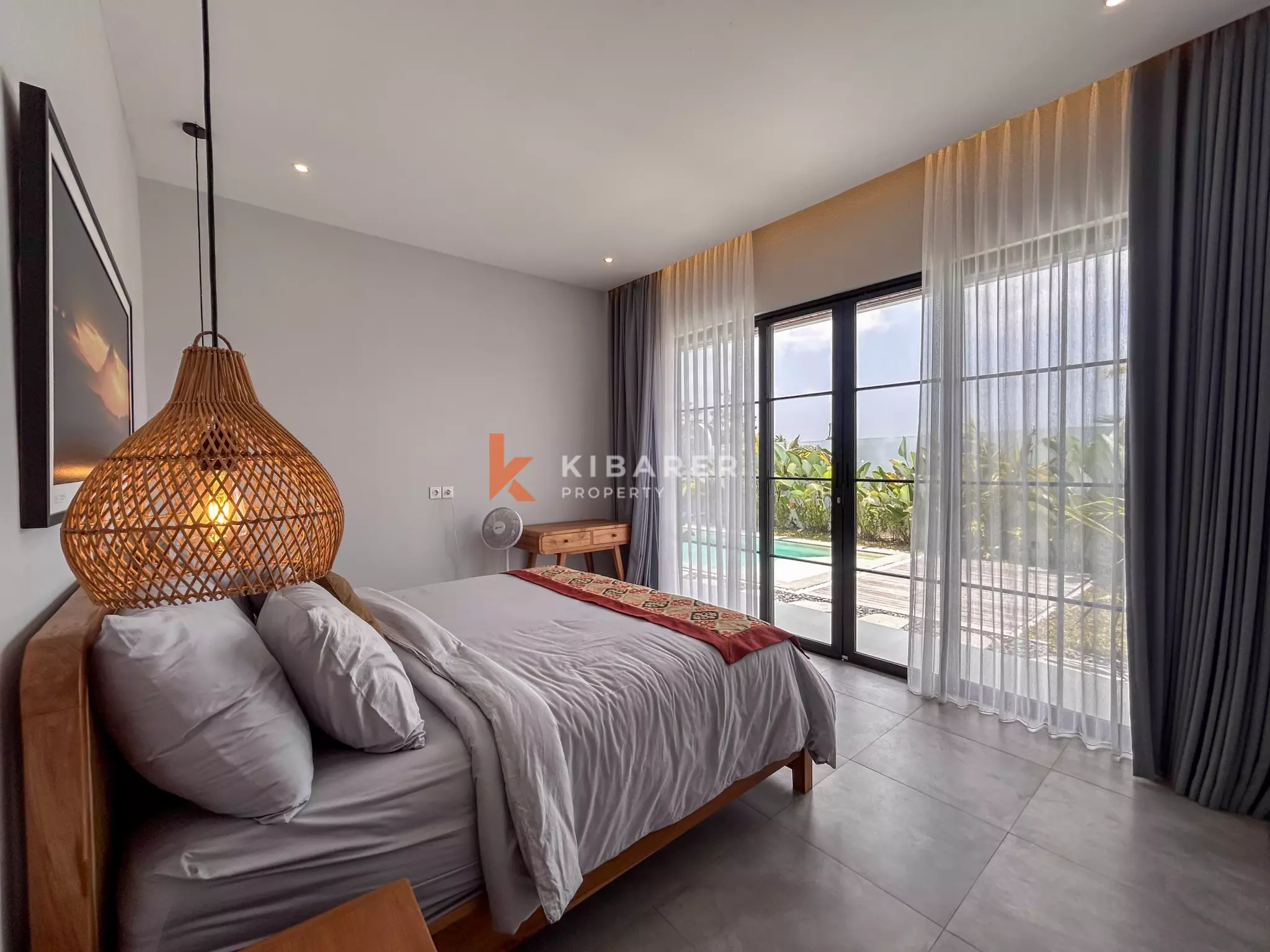 Spacious Two-Bedroom Villa with Large Pool and Tropical Garden in Munggu