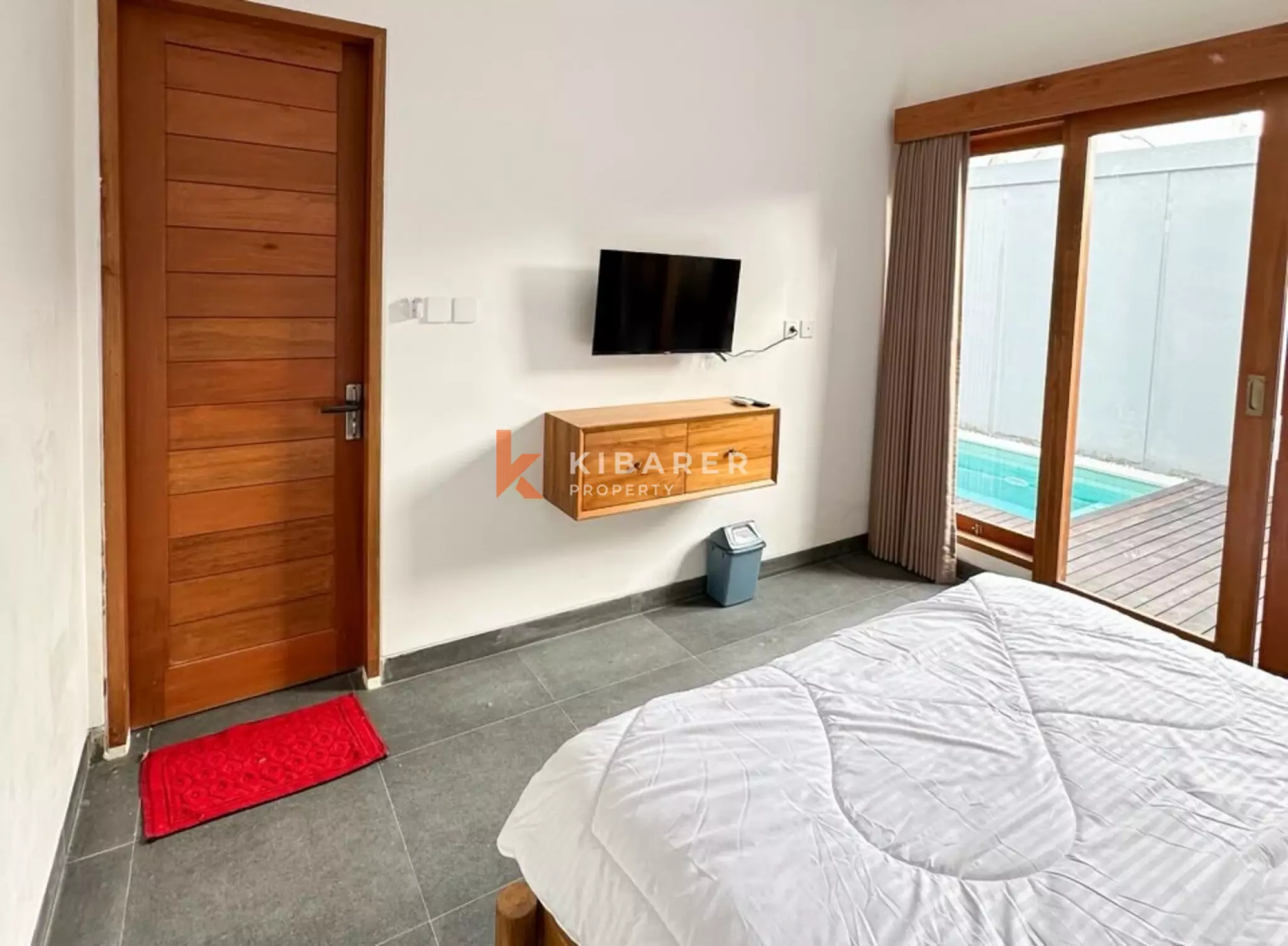Vila Dua Kamar Tidur Bergaya Tropis Modern di Sanur