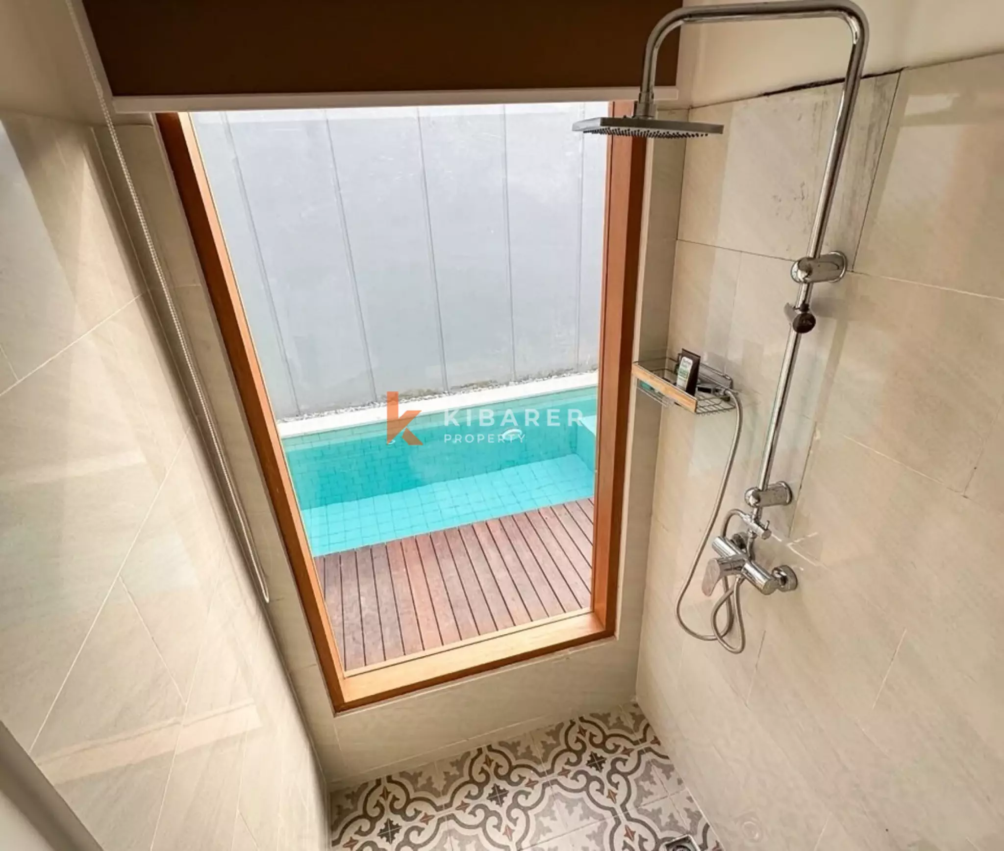 Vila Dua Kamar Tidur Bergaya Tropis Modern di Sanur