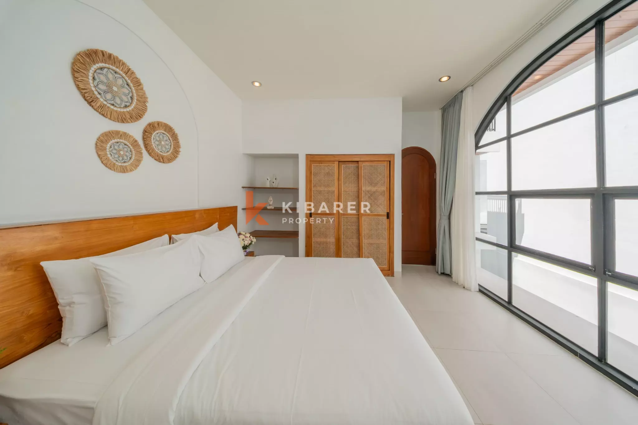 Chic Three-Bedroom Villa with Rooftop Lounge in Balangan