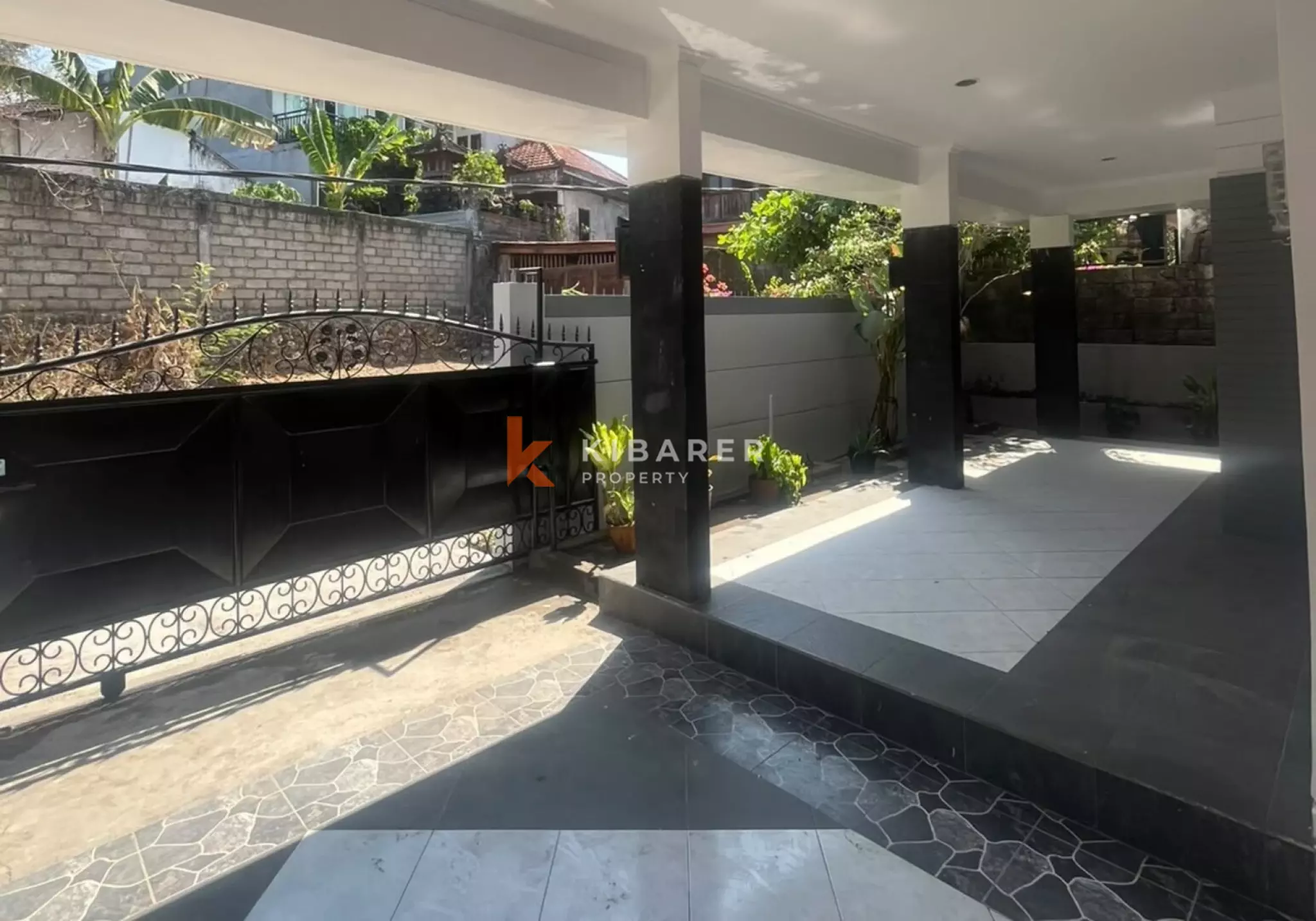 Rumah Empat Kamar Tidur Tanpa Perabotan untuk Sewa Jangka Panjang di Jimbaran