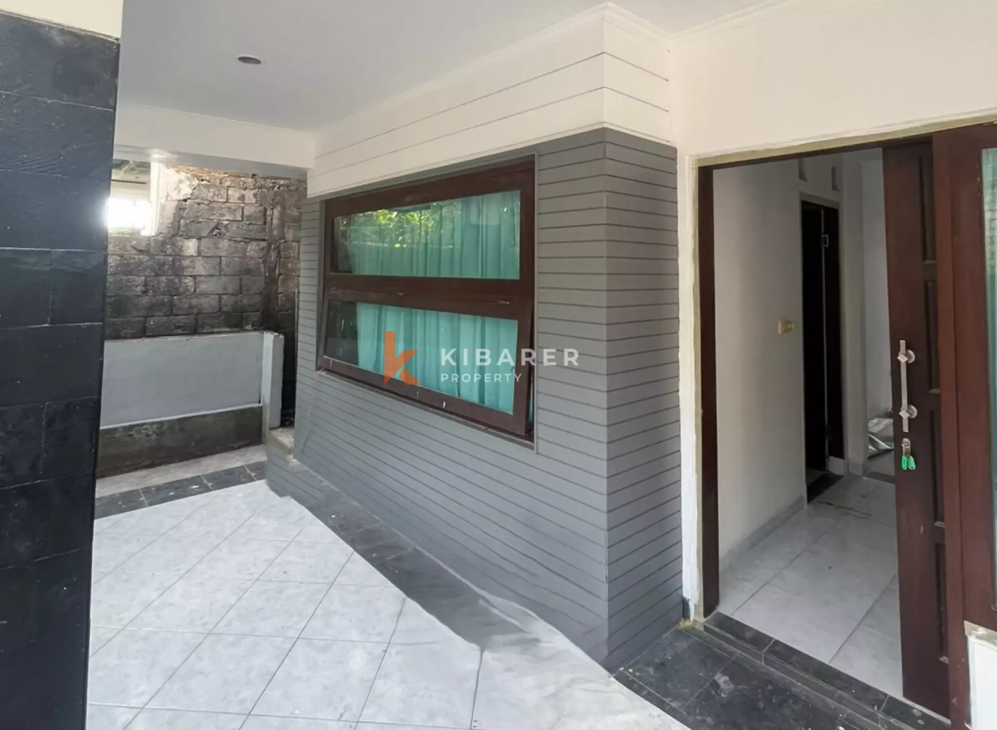 Rumah Empat Kamar Tidur Tanpa Perabotan untuk Sewa Jangka Panjang di Jimbaran
