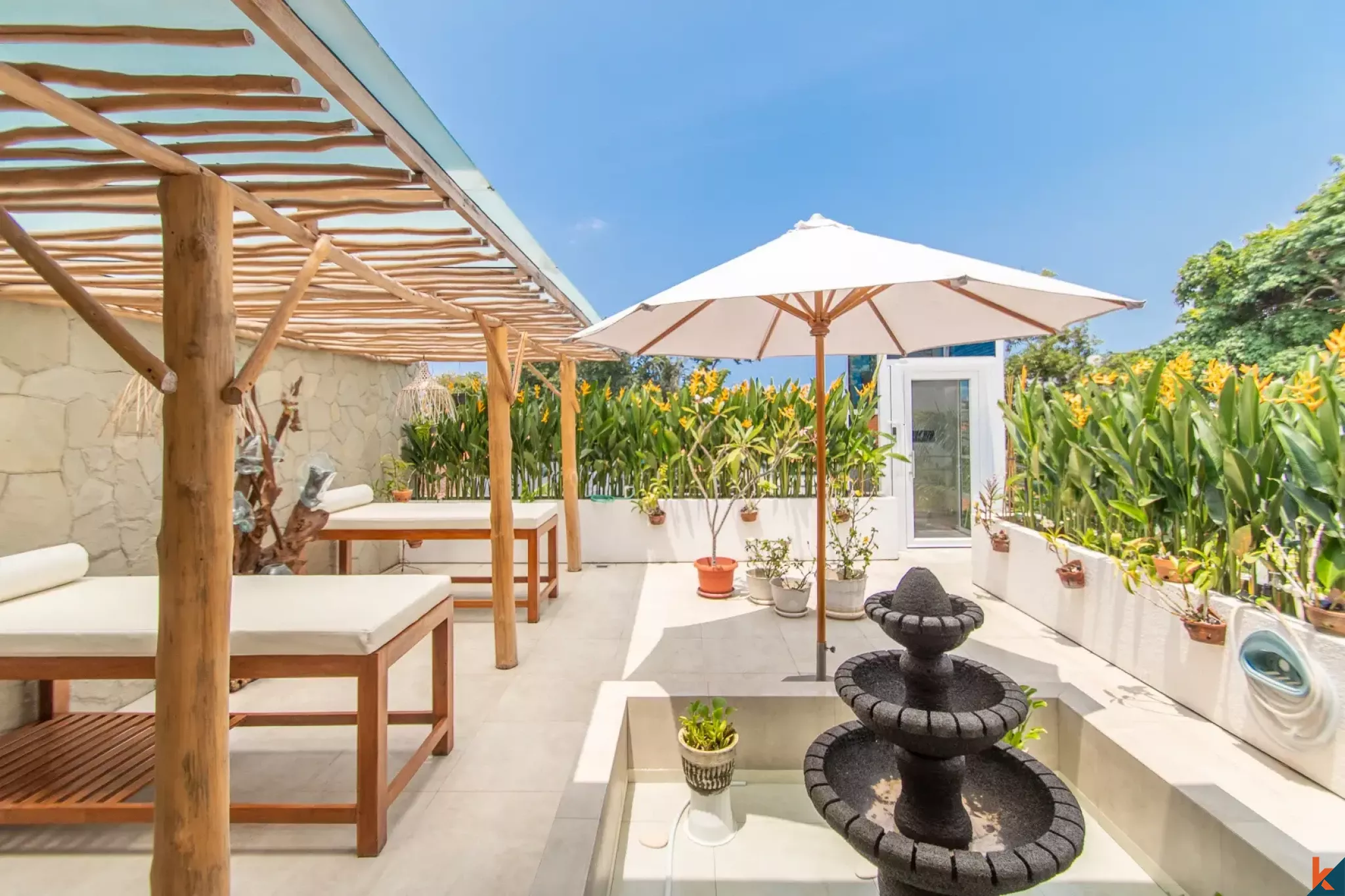 High quality five bedroom multilevel freehold villa for sale in Umalas I