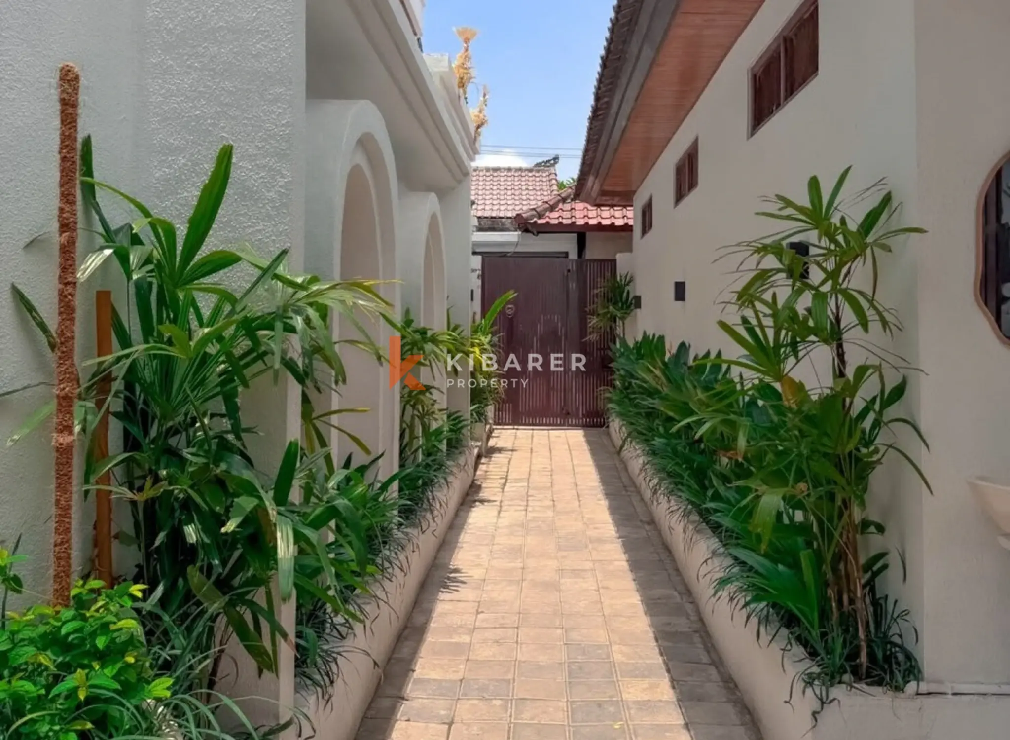 Modern Serenity - Vila Dua Kamar Tidur dengan Jacuzzi di Seseh