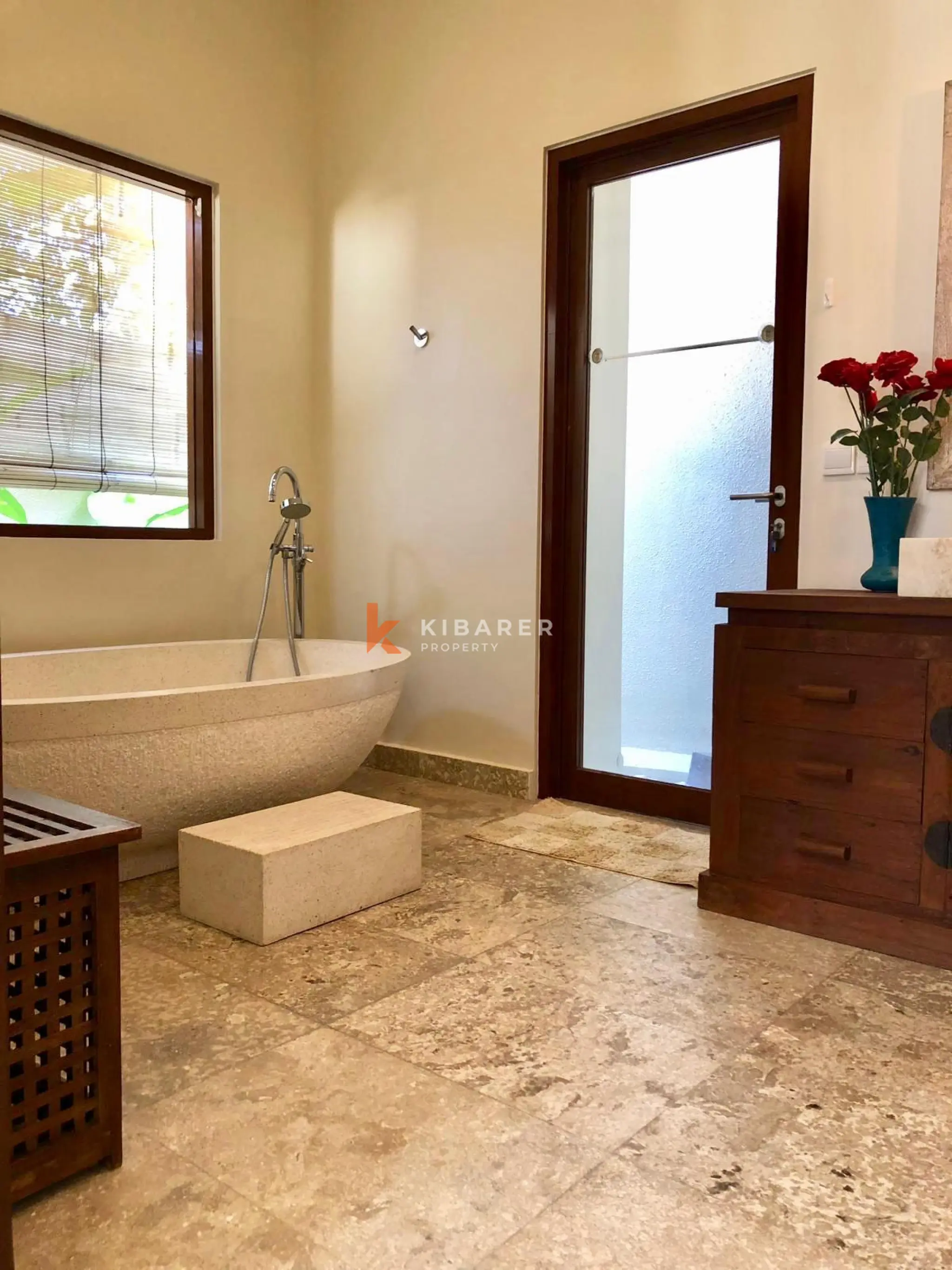 The Bay View Three Bedroom Villa Iin Jimbaran