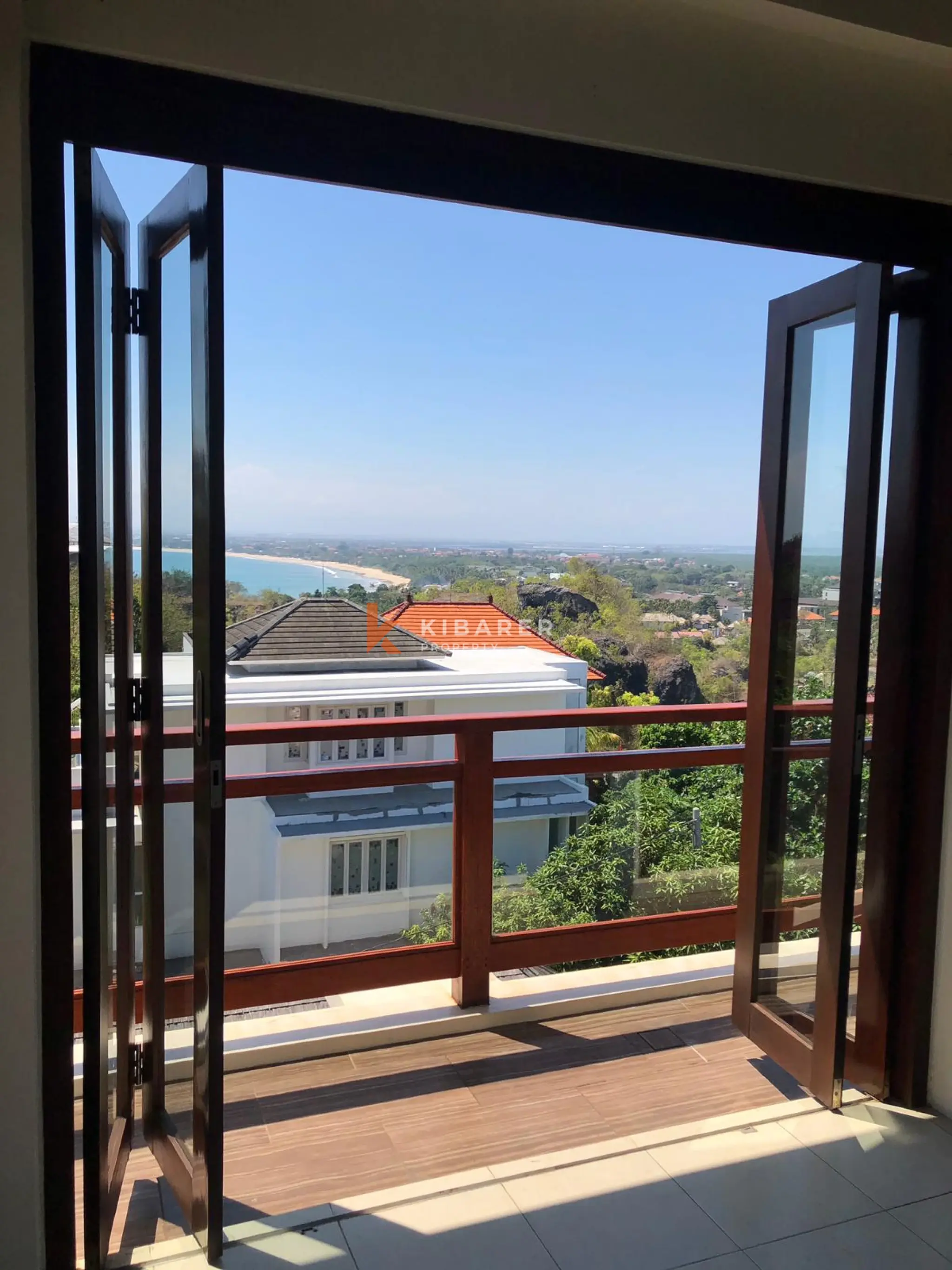 The Bay View Three Bedroom Villa Iin Jimbaran