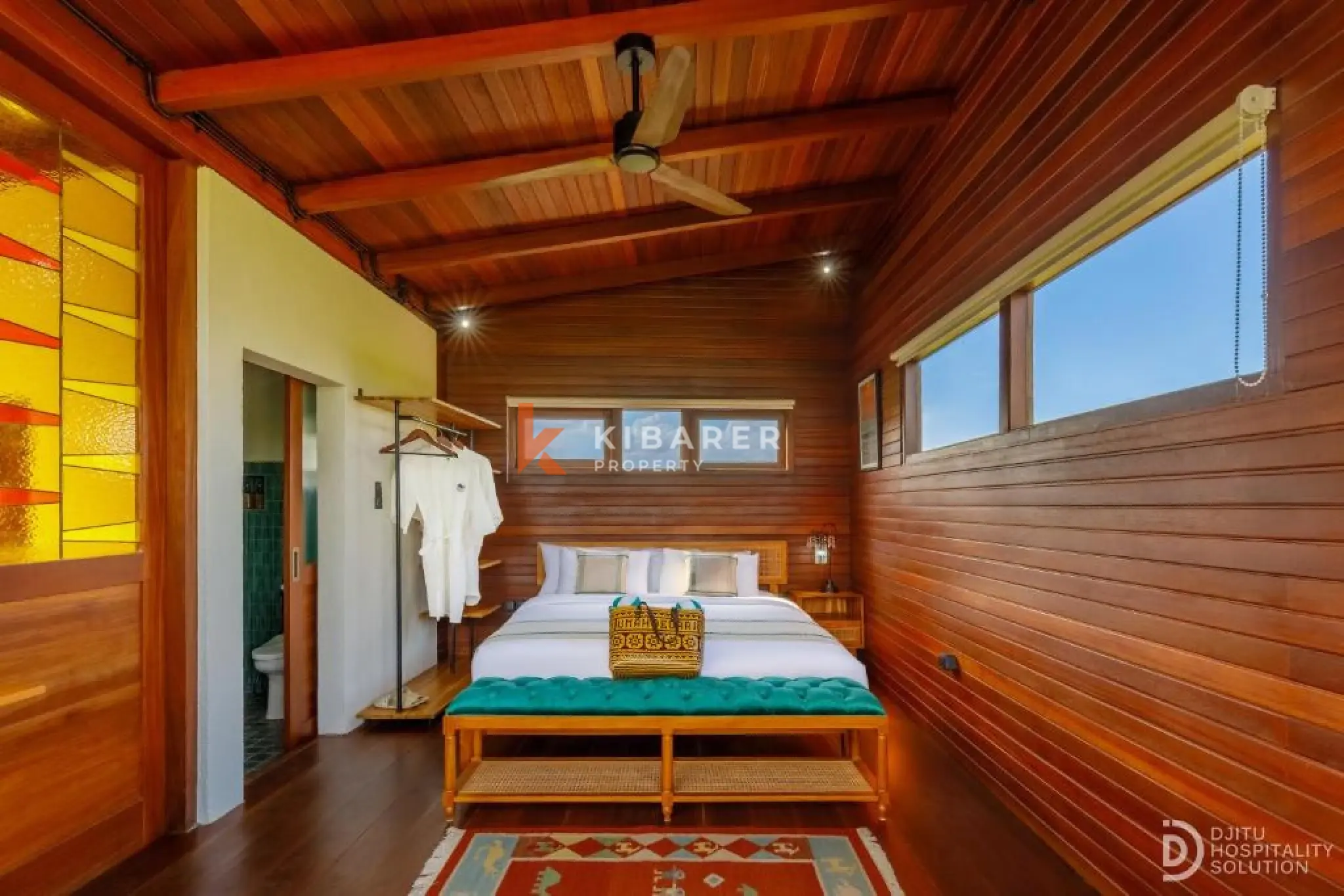 Lovely Wooden Retreat One Bedroom Villa in Gianyar Keramas