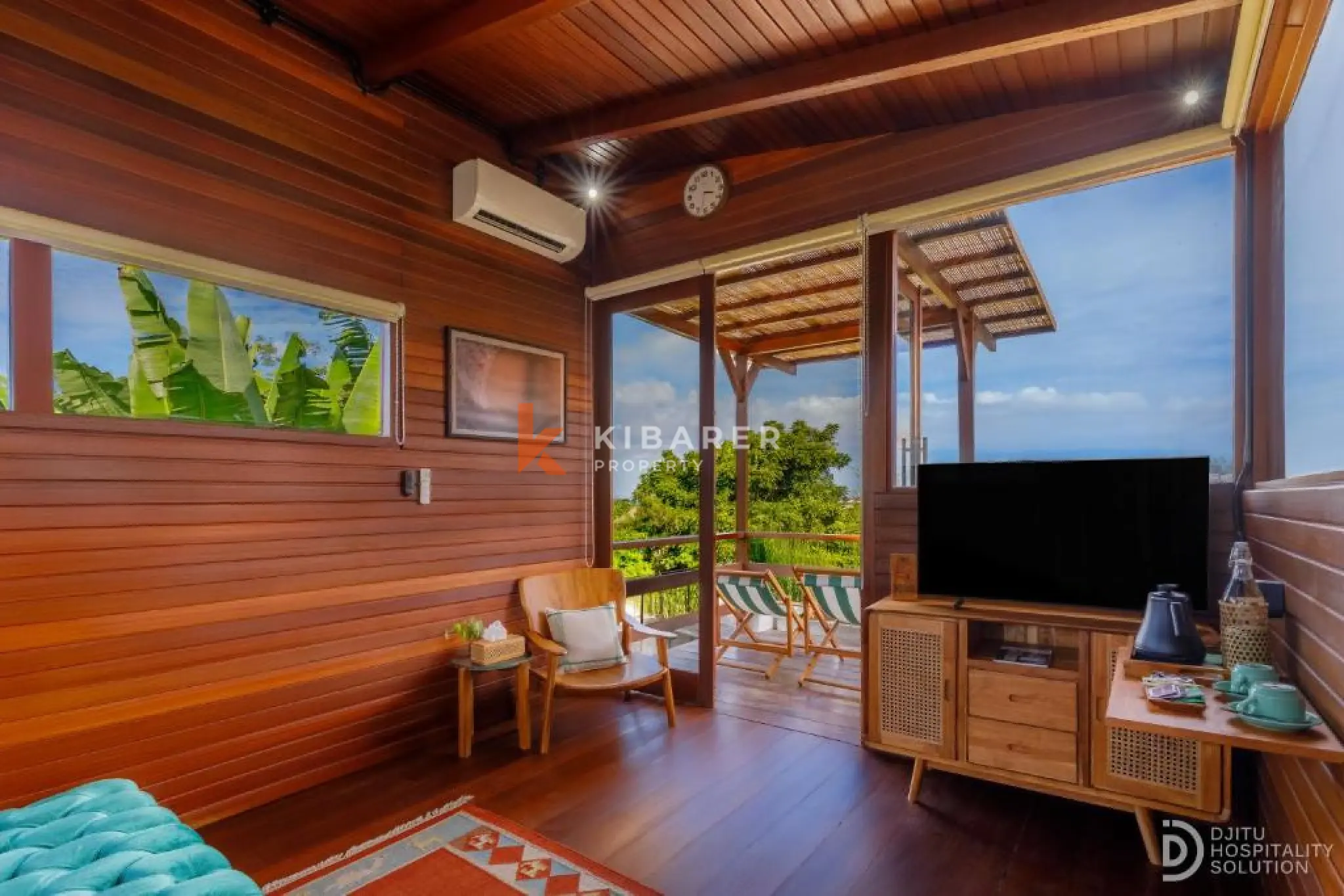 Lovely Wooden Retreat One Bedroom Villa in Gianyar Keramas