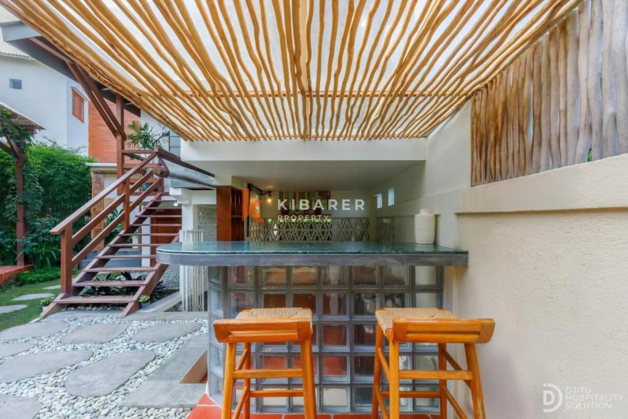 Lovely Wooden Retreat One Bedroom Villa in Gianyar Keramas