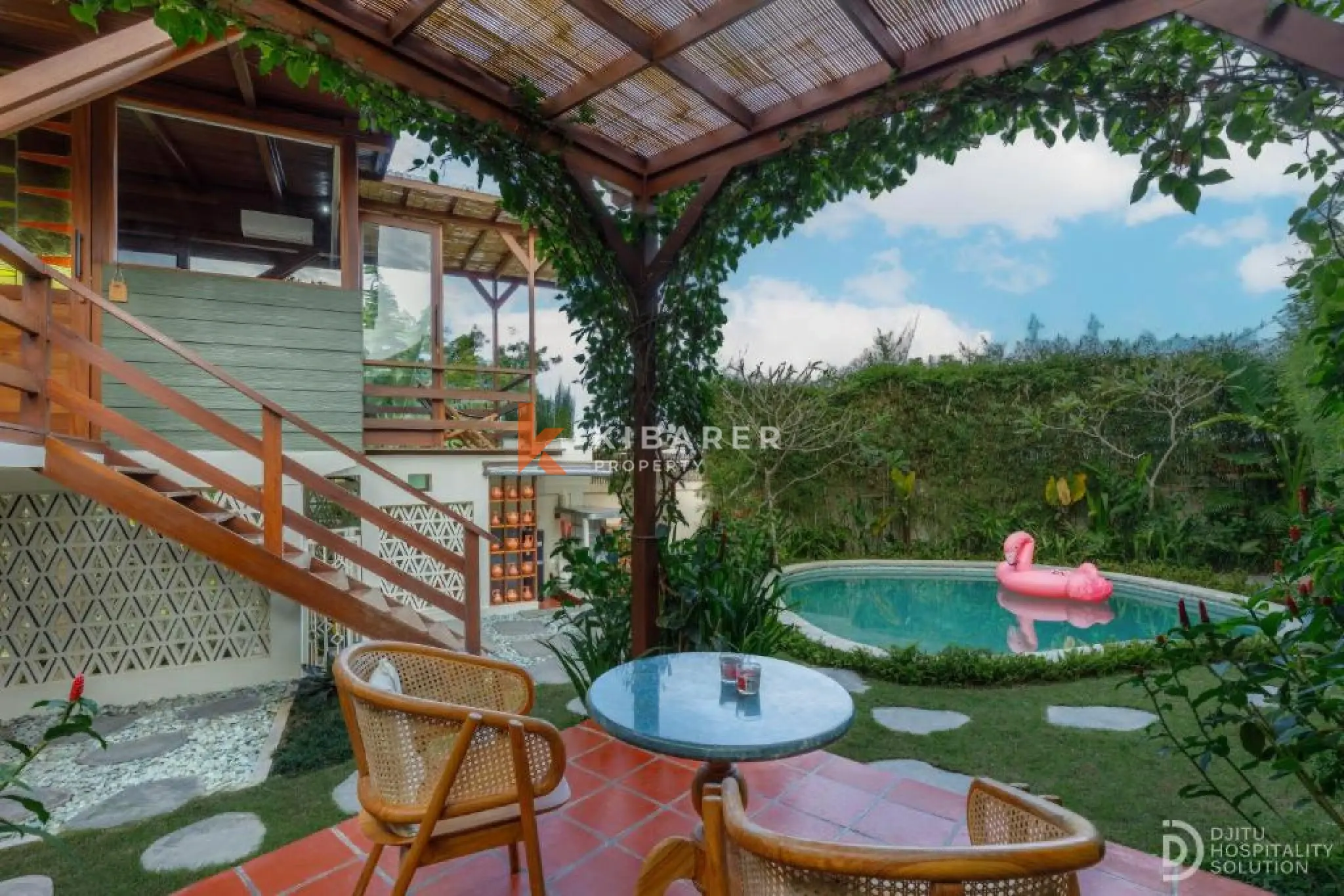 Lovely Wooden Retreat One Bedroom Villa in Gianyar Keramas