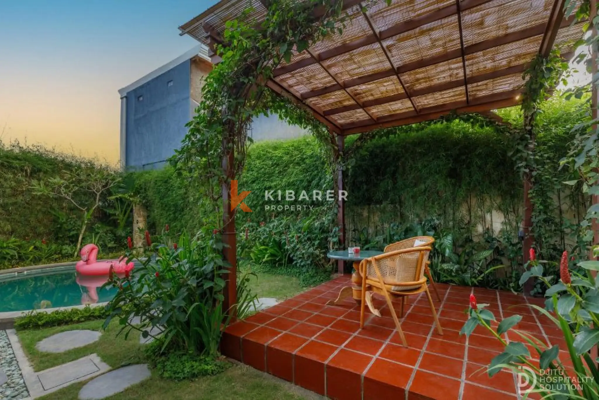 Lovely Wooden Retreat One Bedroom Villa in Gianyar Keramas