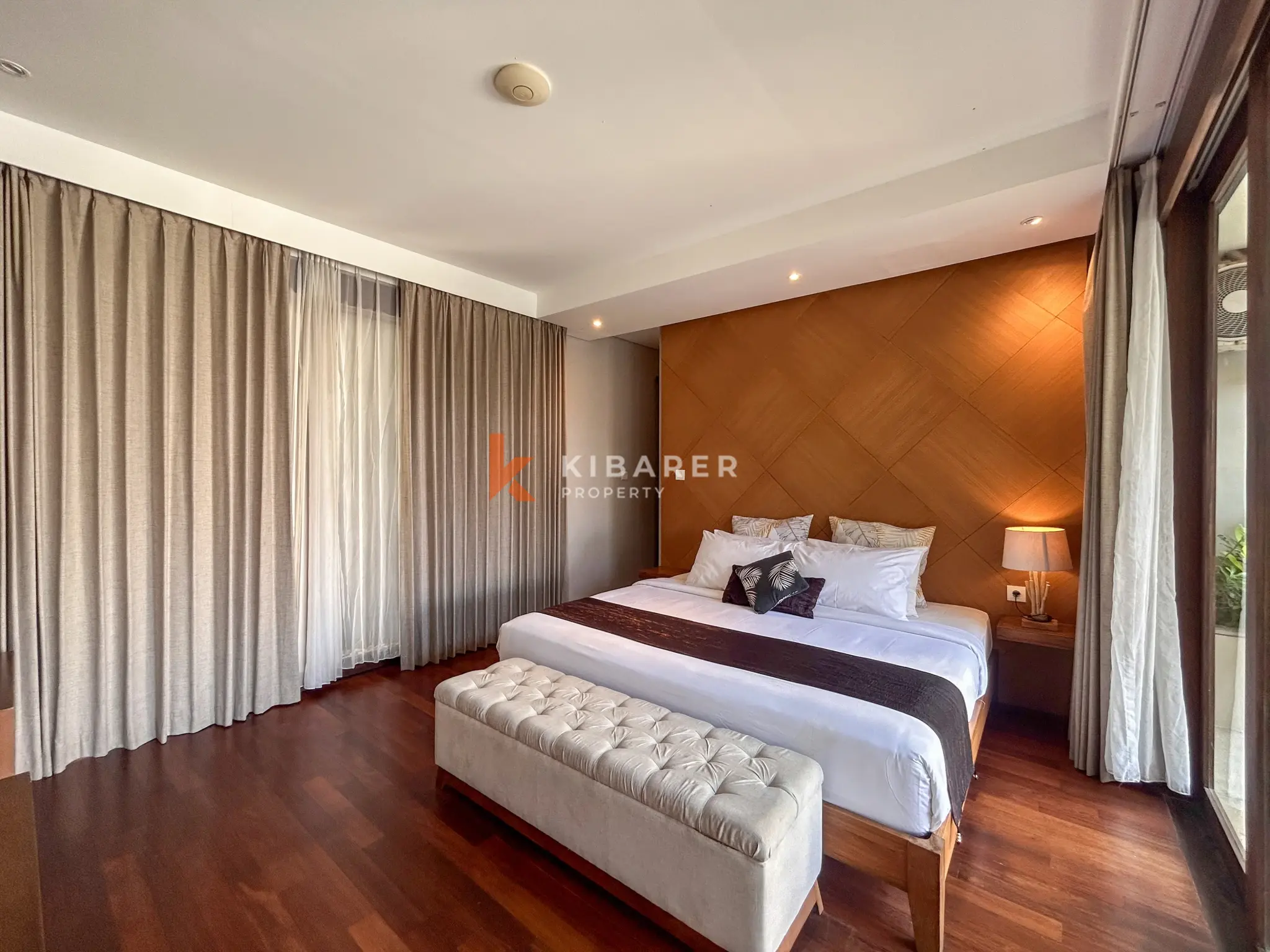 Modern Three-Bedroom Villa with Pool and Scenic Balcony Views in Nusa Dua