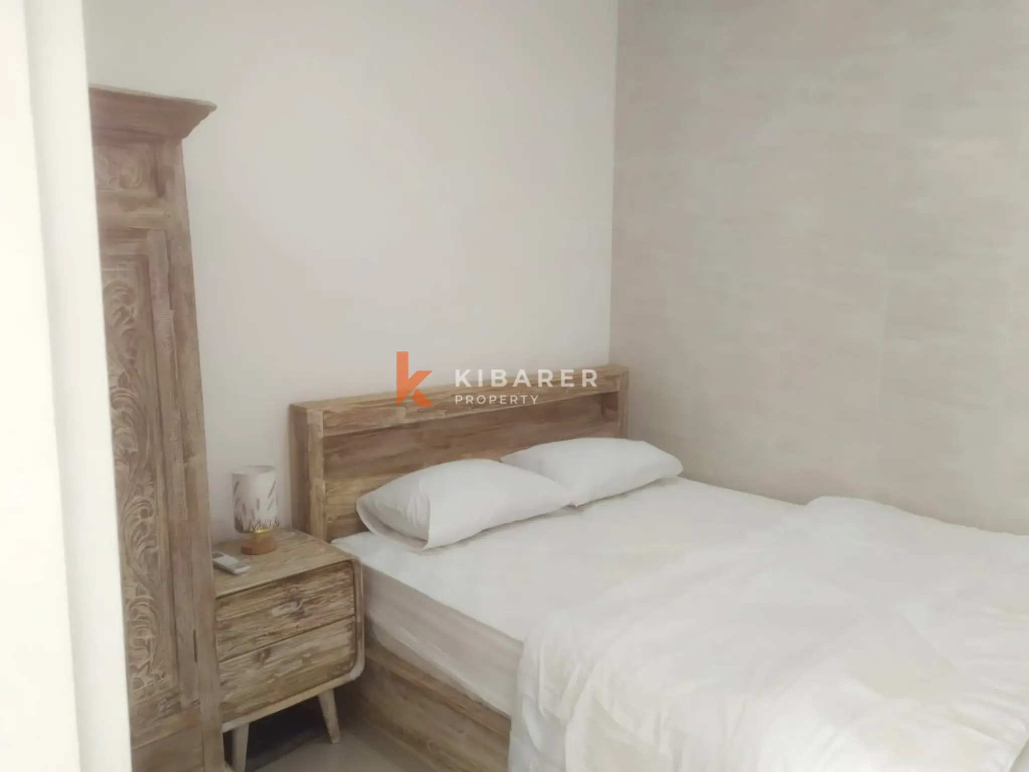Vila Menawan dengan Dua Kamar Tidur dan Area Rooftop di Sanur