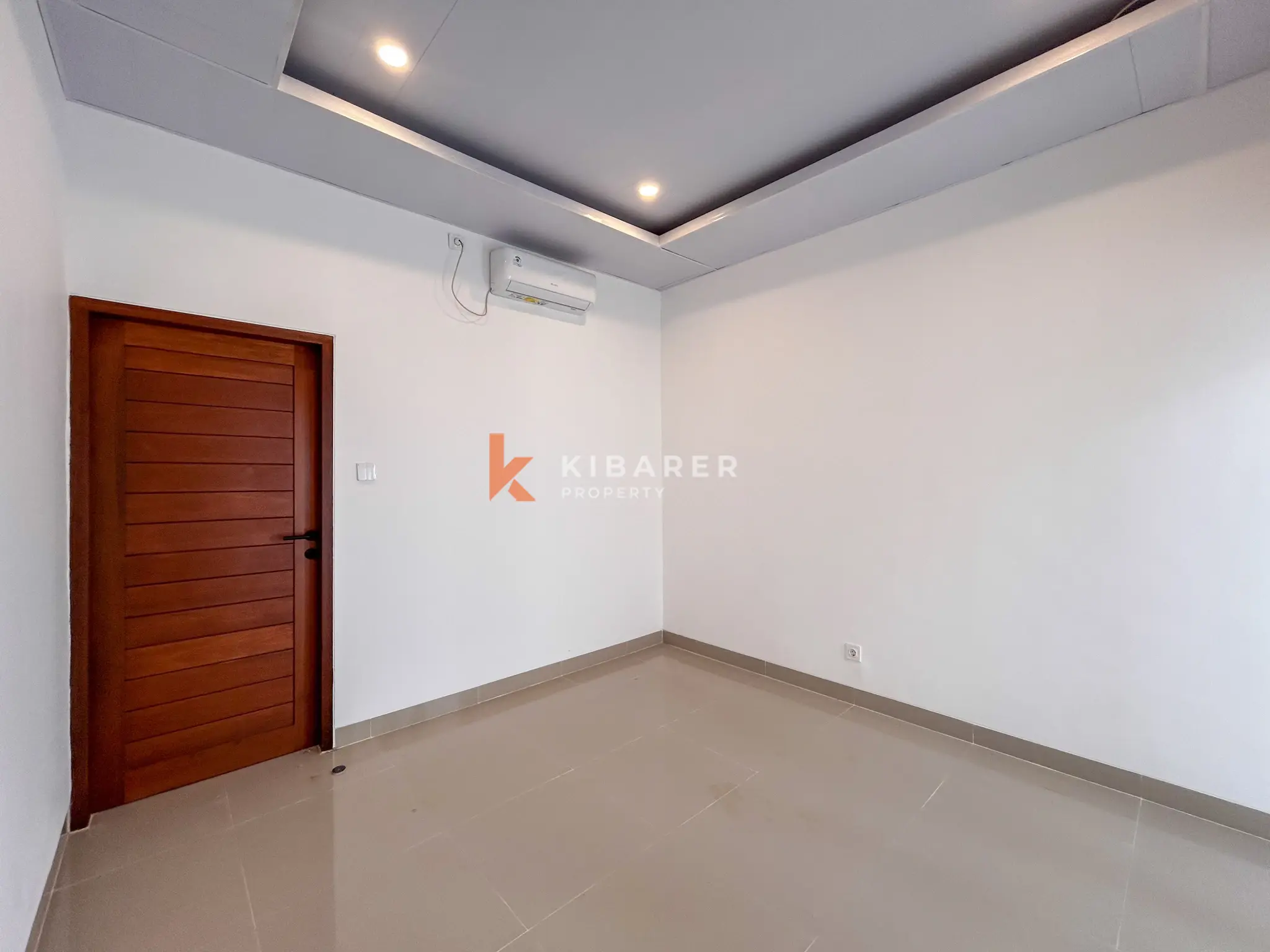 Villa Tiga Kamar Tidur Bergaya Tanpa Perabot di Umalas