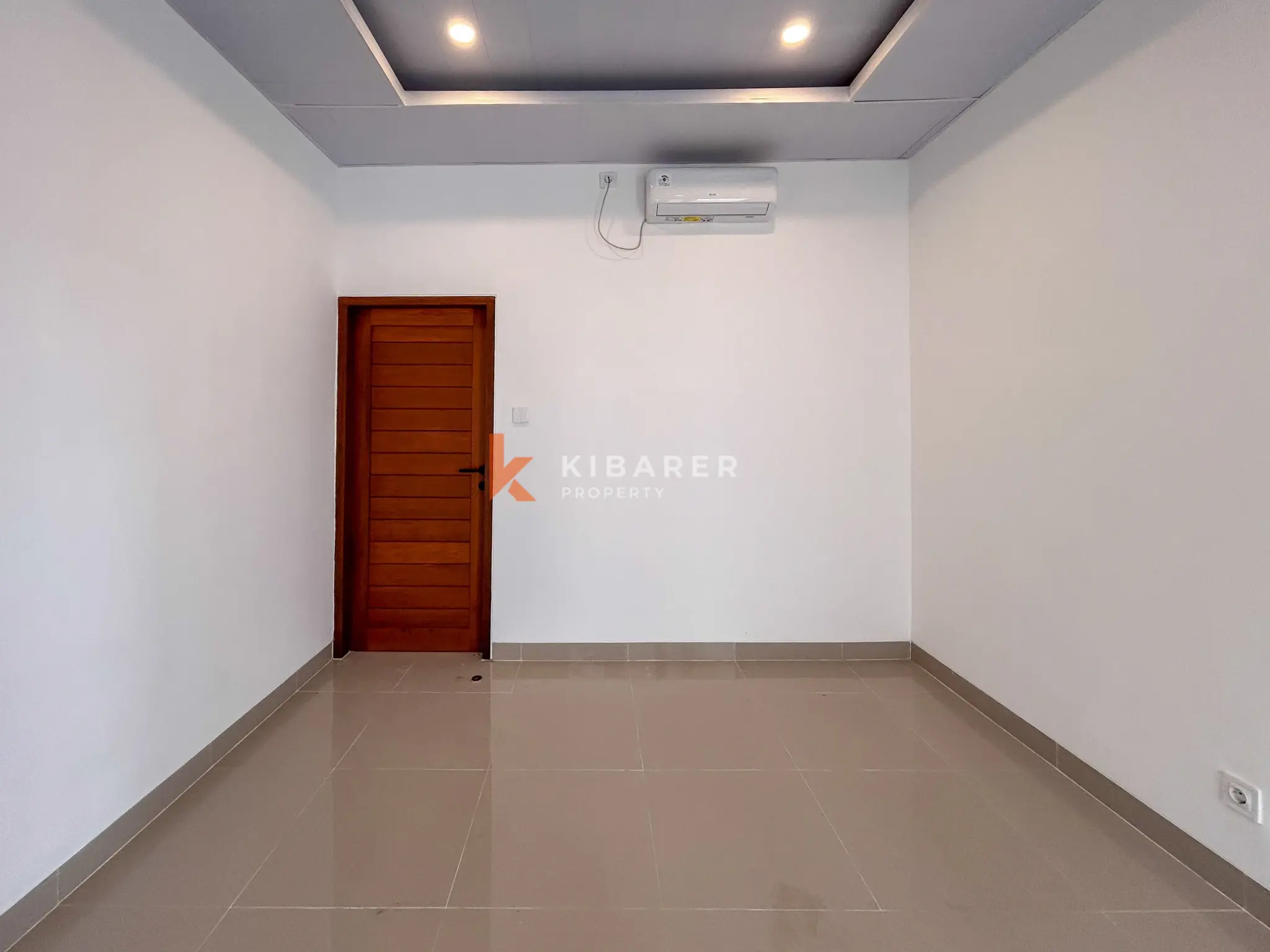 Villa Tiga Kamar Tidur Bergaya Tanpa Perabot di Umalas