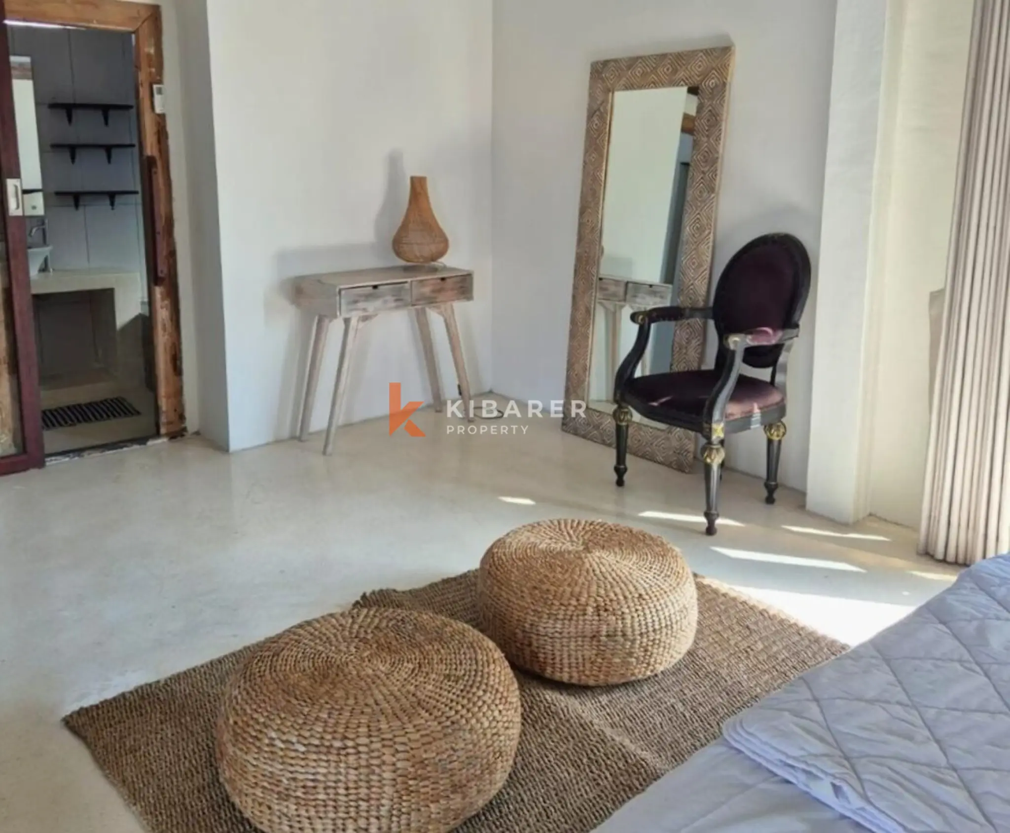 Vila Dua Kamar Tidur yang Menawan dengan Nuansa Tropis Khas Bali di Munggu