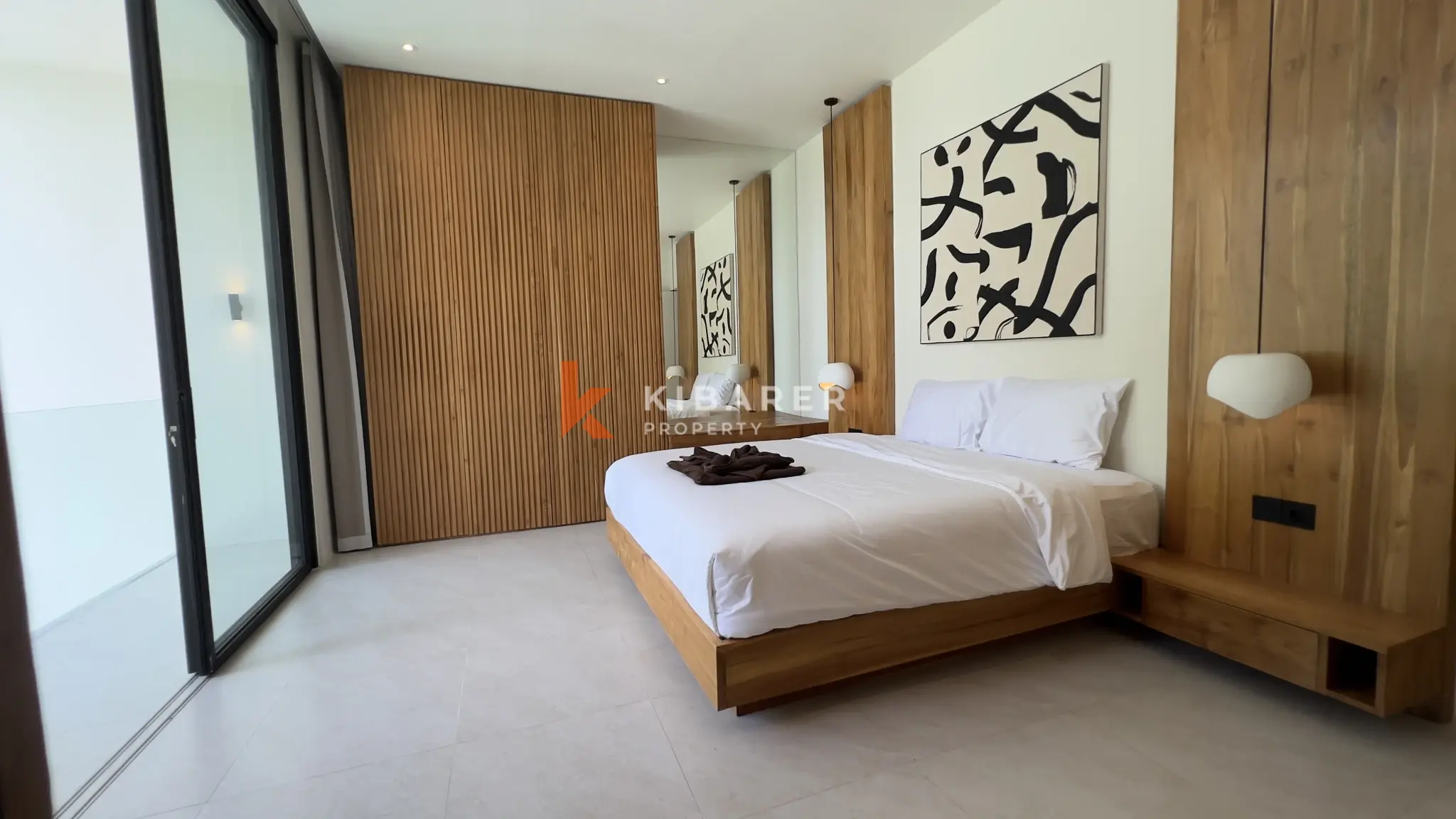 Vila Pantai Dua Kamar Tidur Bergaya dengan Kolam Renang Pribadi di Kedungu