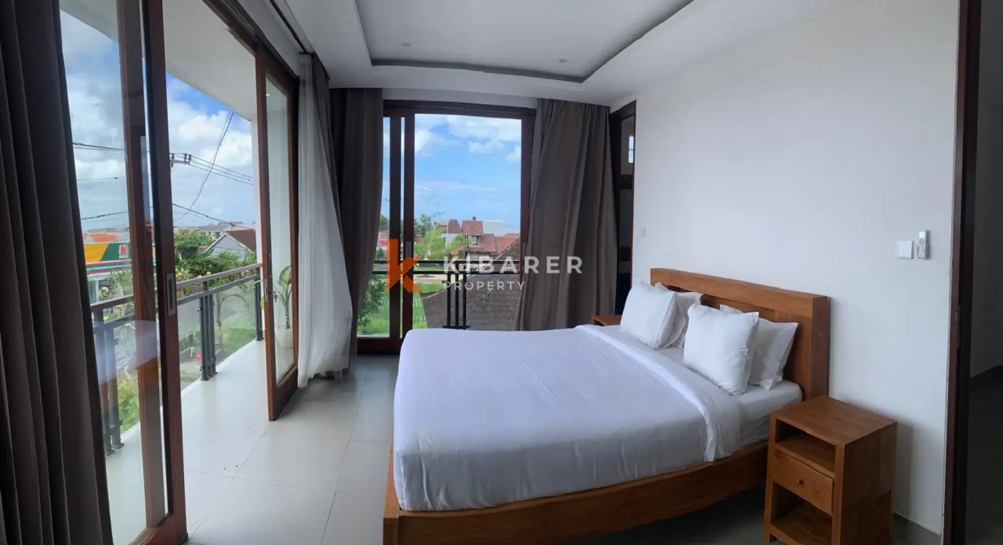 Chic Three-Bedroom Tropical Villa with Pool in Pantai Lima