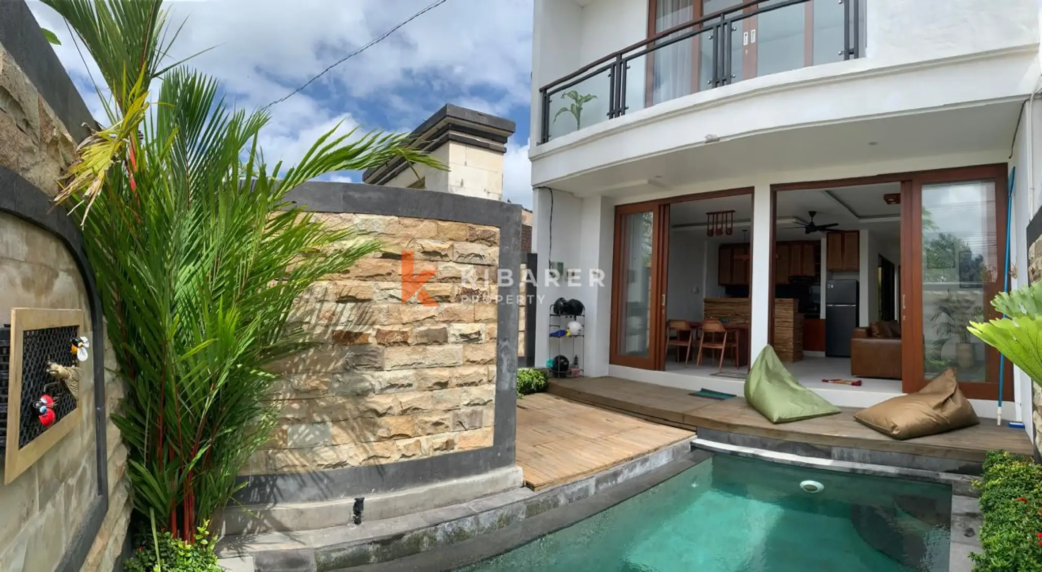 Chic Three-Bedroom Tropical Villa with Pool in Pantai Lima