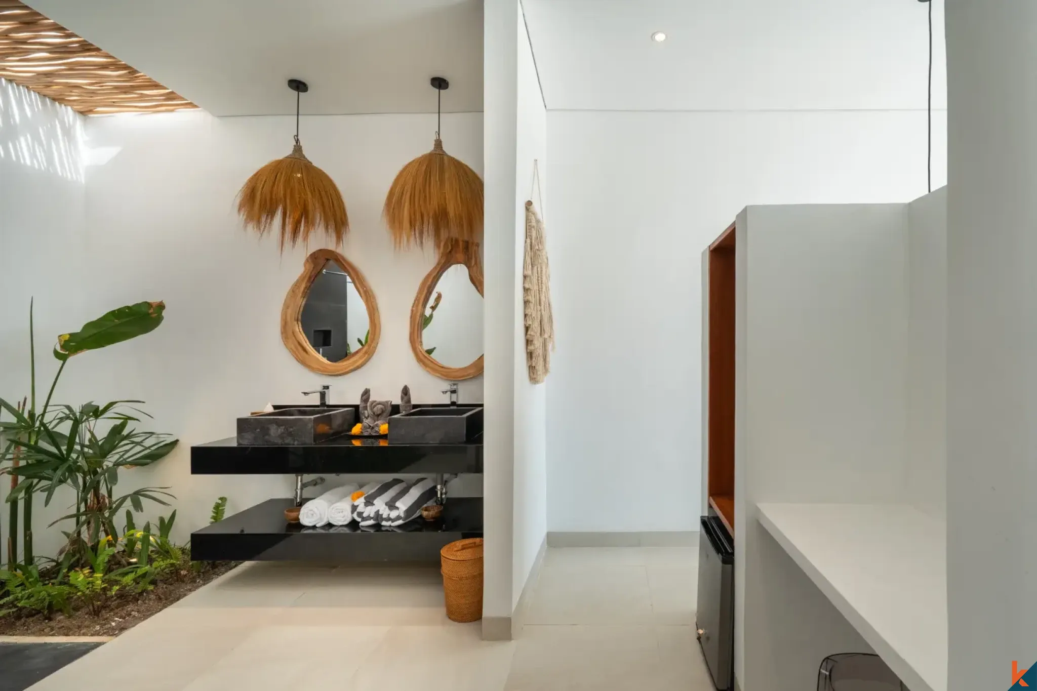 Long Leasehold 2-Bedroom Villa Walking Distance to the Beach in Nusa Lembongan