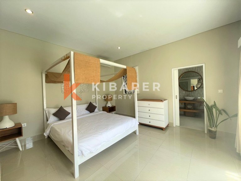 Villa Indah dengan 3 kamar tidur di Umalas