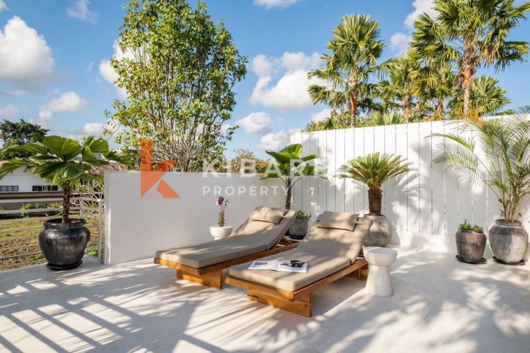 Stylish Two Bedroom Modern Open Living Room Villa Set in Tumbak Bayuh
