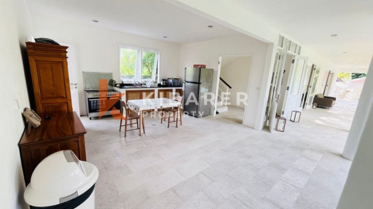 Beautiful Four Bedrooms Villa with Spacious Garden in Umalas