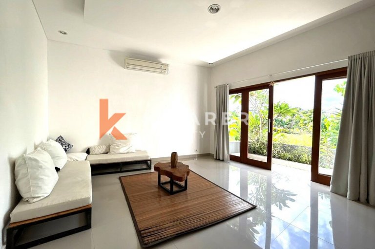 Beatiful Three Bedroom Enclosed Living Villa in Pererenan