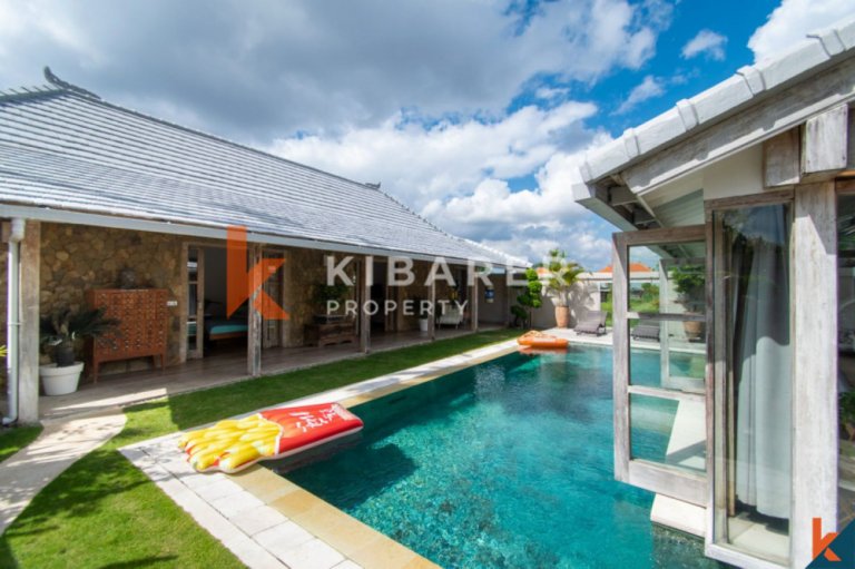 Marvelous Four Bedroom Enclosed Living Tropical Villa in Kerobokan