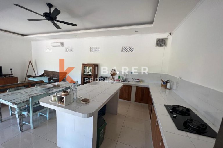 Beautiful Classic Two-Bedroom Enclosed Living Room Villa in Tegal Cupek
