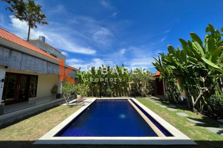 Beautiful Classic Two-Bedroom Enclosed Living Room Villa in Tegal Cupek