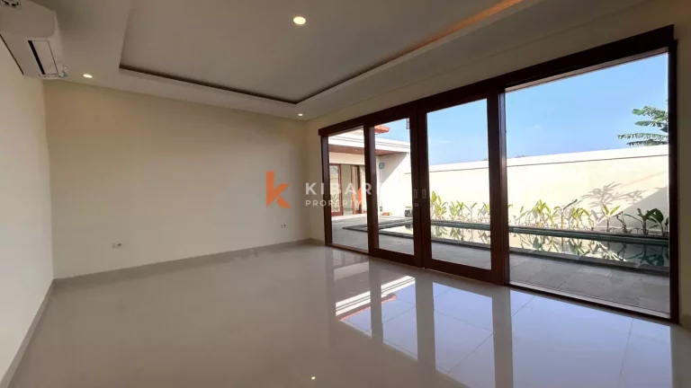Charming Three-Bedroom Unfurnished Villa with Enclosed Living in Nyanyi